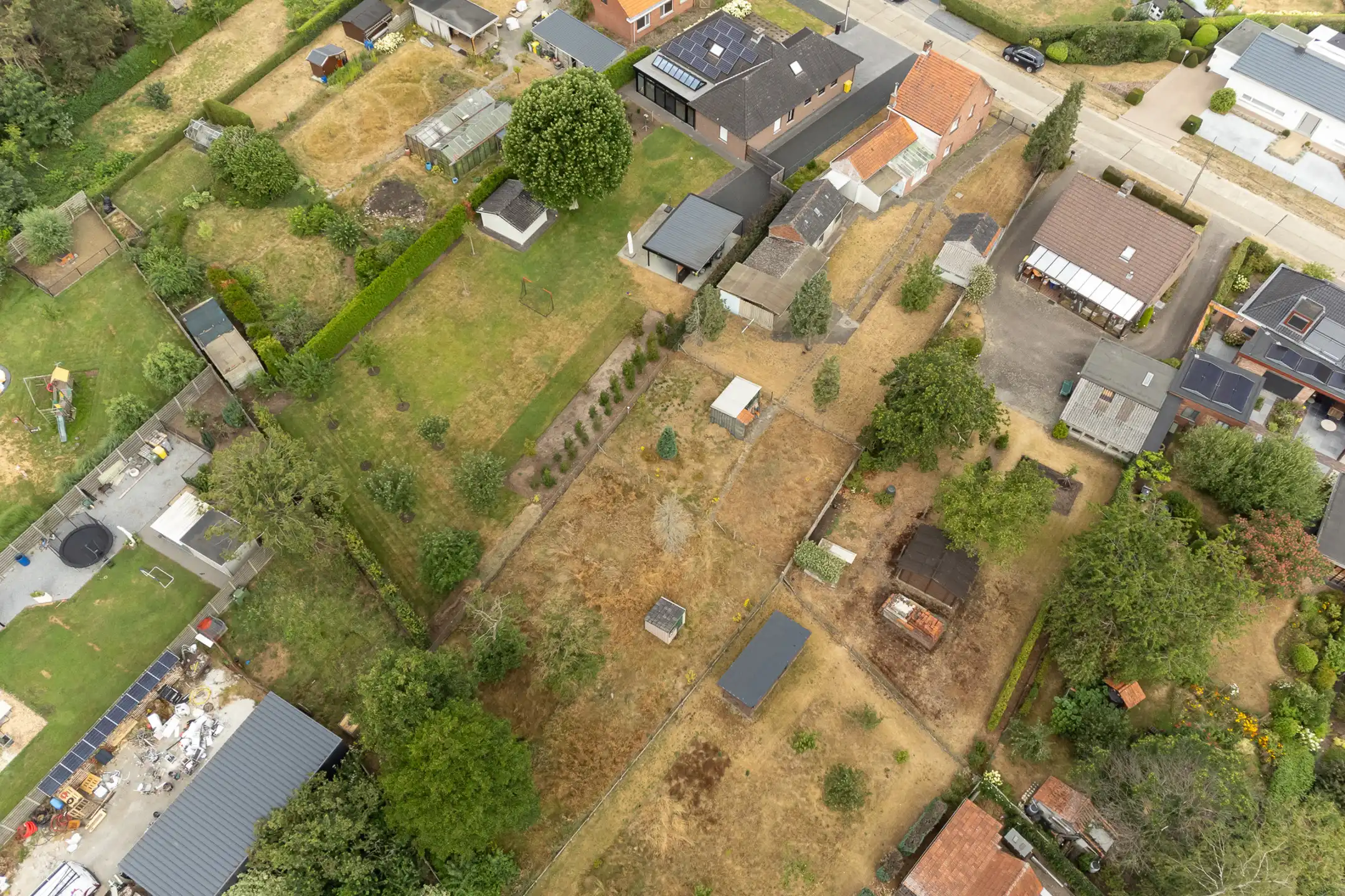 Te renoveren woning op mooi perceel van 1.519 m² (Zuid) foto 3