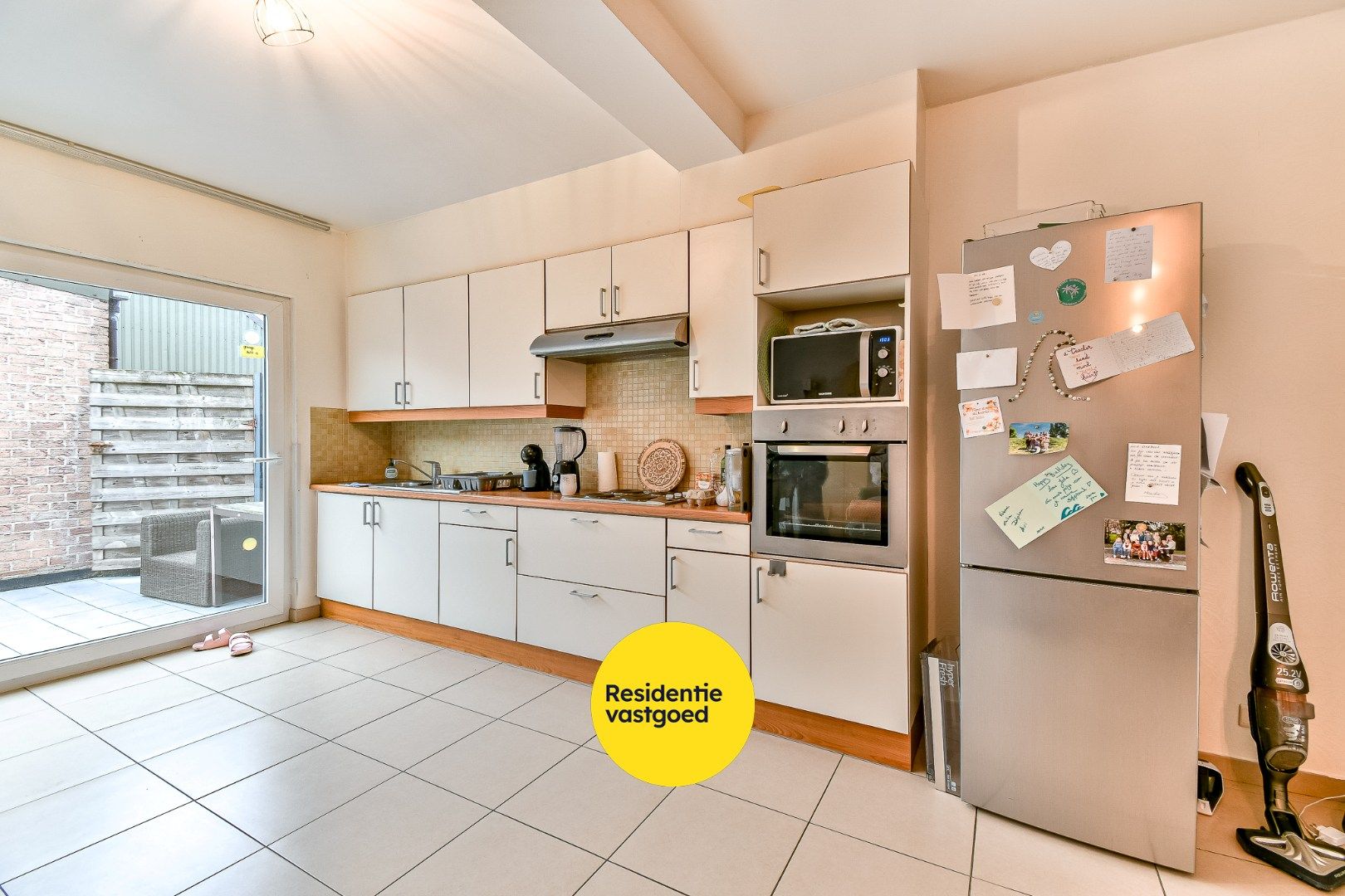 Opbrengsteigendom met 3 appartementen en 3 garages foto 4