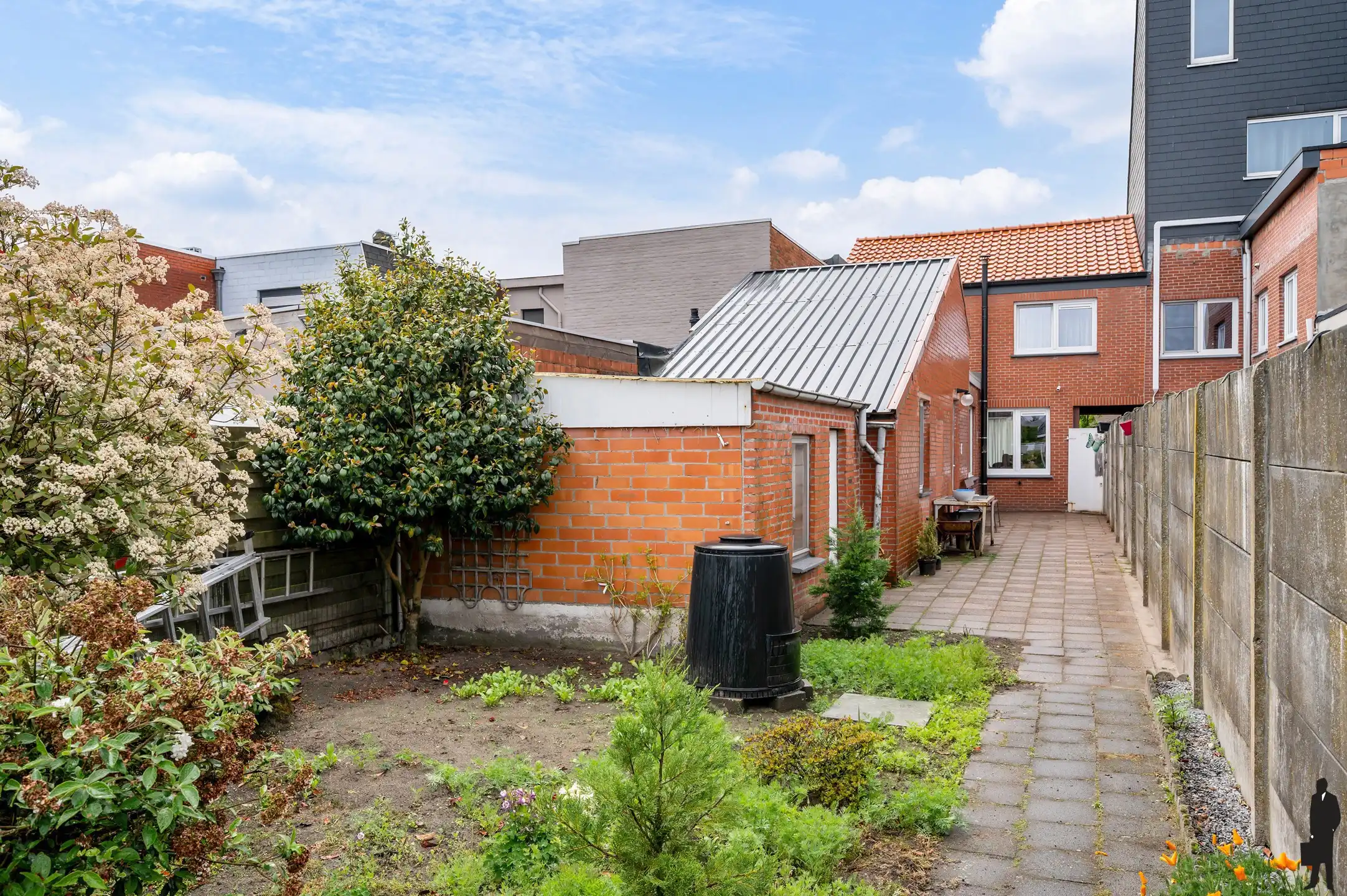 Charmante gerenoveerde rijwoning met zij-ingang en tuin in centrum Essen. foto 25