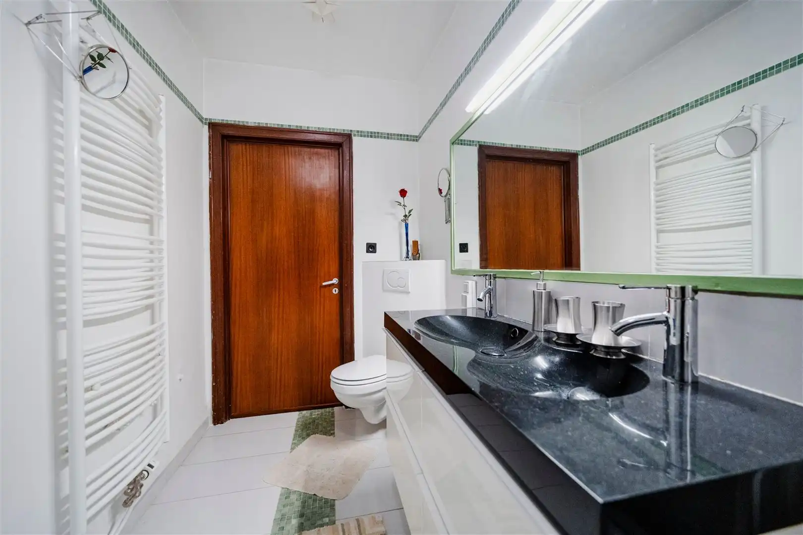 Commercieel uitstekend gelegen woning met tal van mogelijkheden foto 23