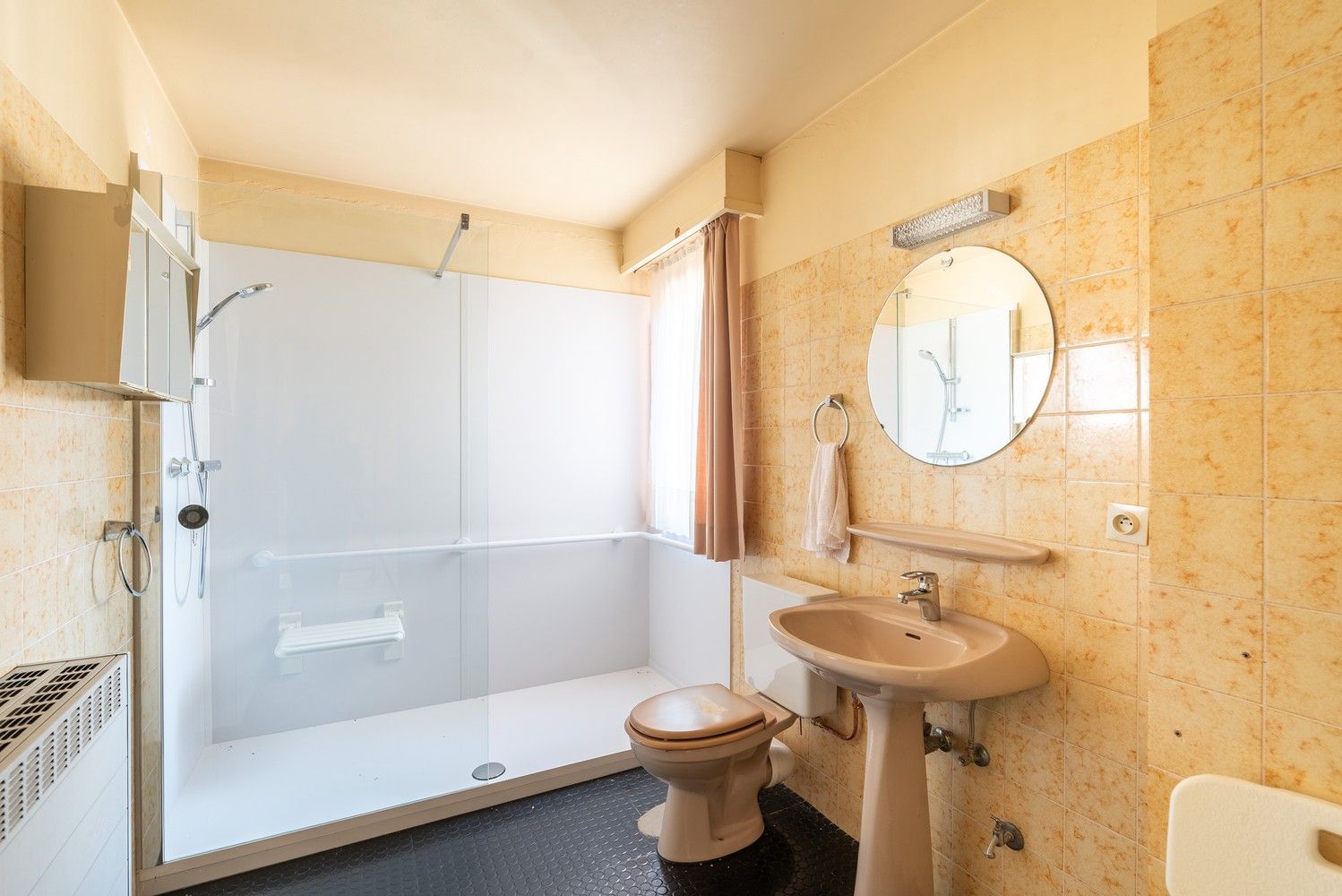 OP TE FRISSEN WONING I 4 SLPK I 2 BADKAMERS foto 19