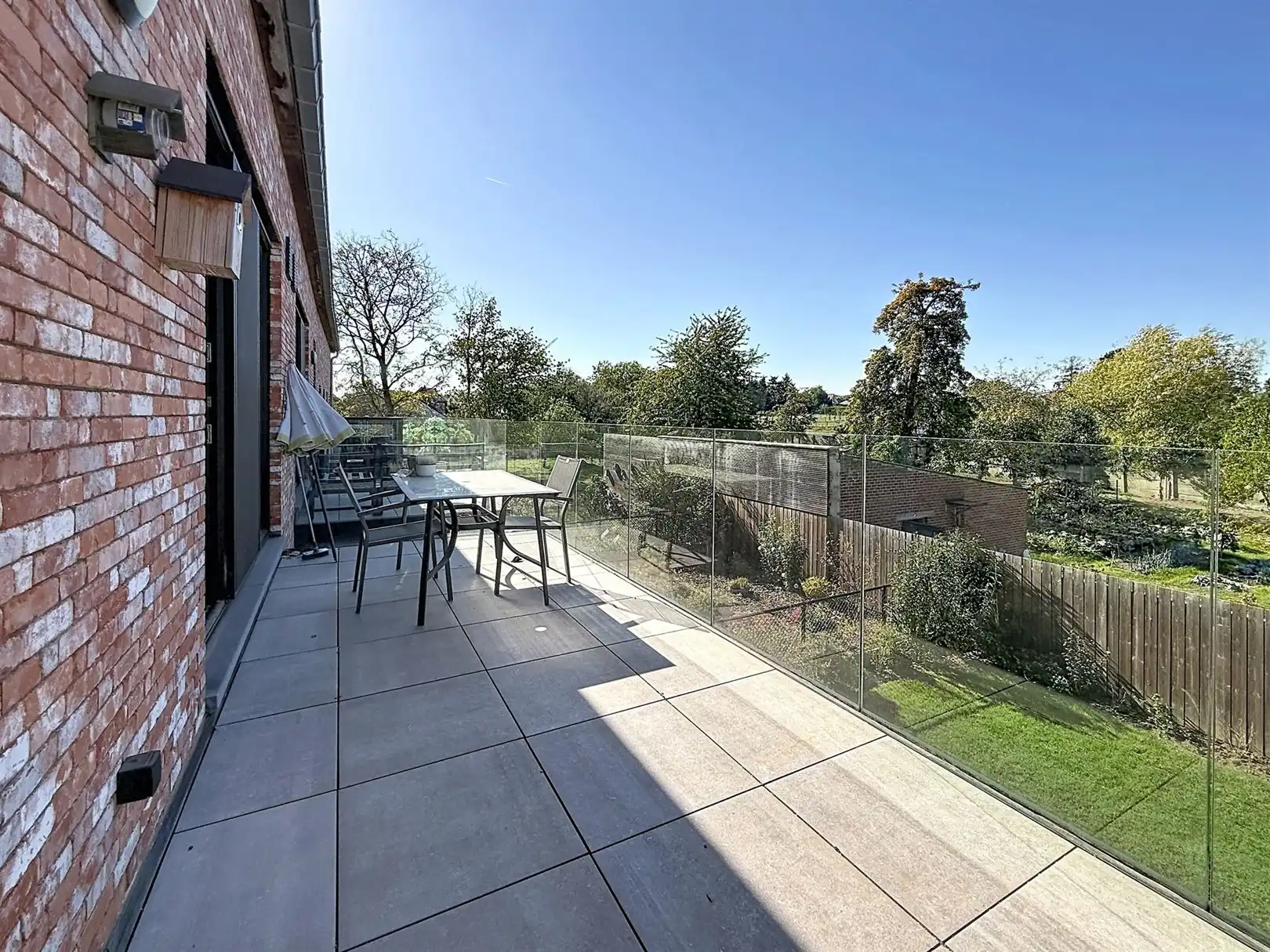 Appartement met 2 slpks, terras, autostaanplaats foto 4