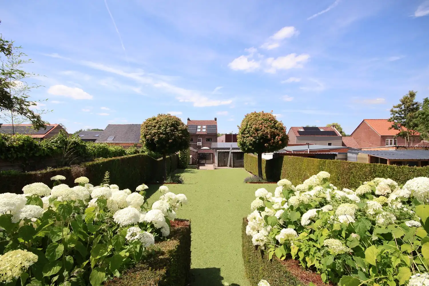 Gunstig gelegen gezinswoning met 4 slaapkamers en prachtige tuin foto 39