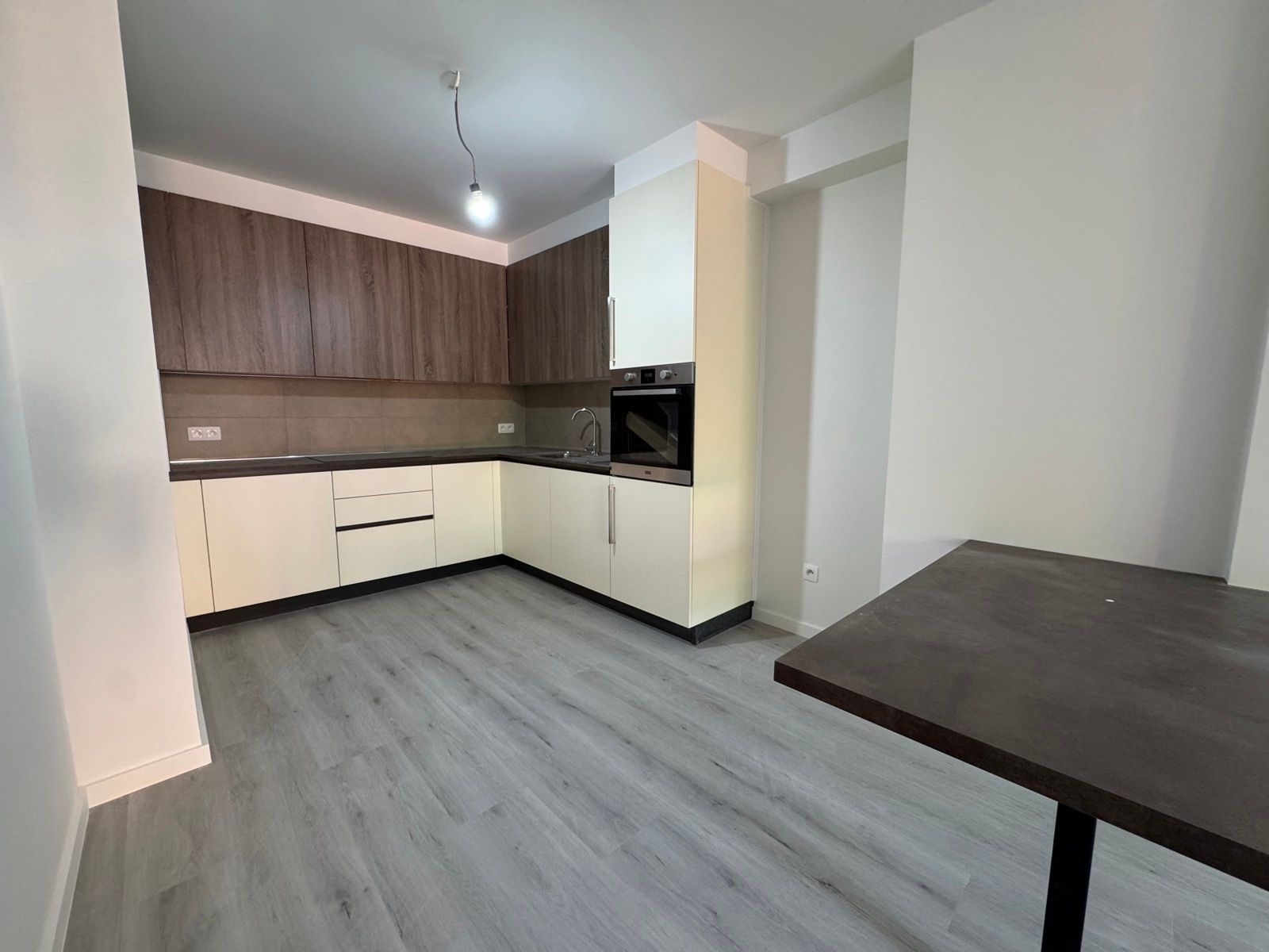 Vernieuwd appartement met 1 slaapkamer en terras foto 5