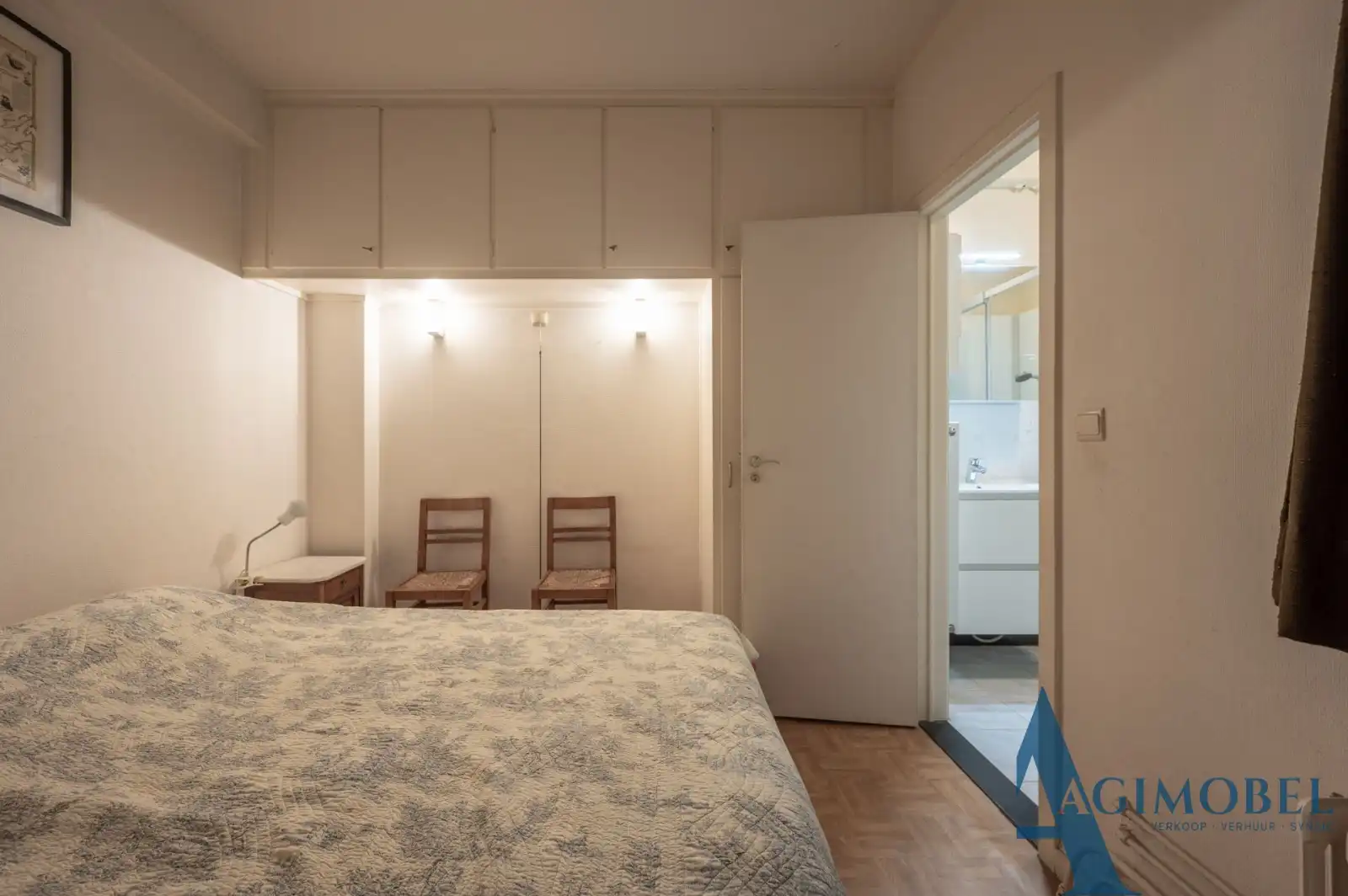 Compact 2-slaapkamerappartement met vleugje zij zeezicht, boordevol potentïeel en mogelijkheid tot aankoop garage in de directe omgeving . foto 9