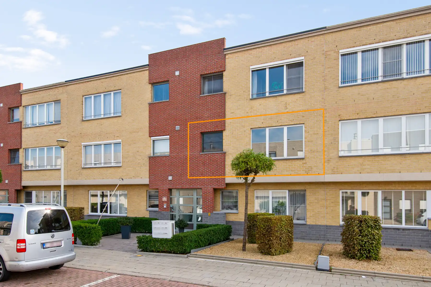Rustig gelegen appartement met lift, terras en garagebox foto 3
