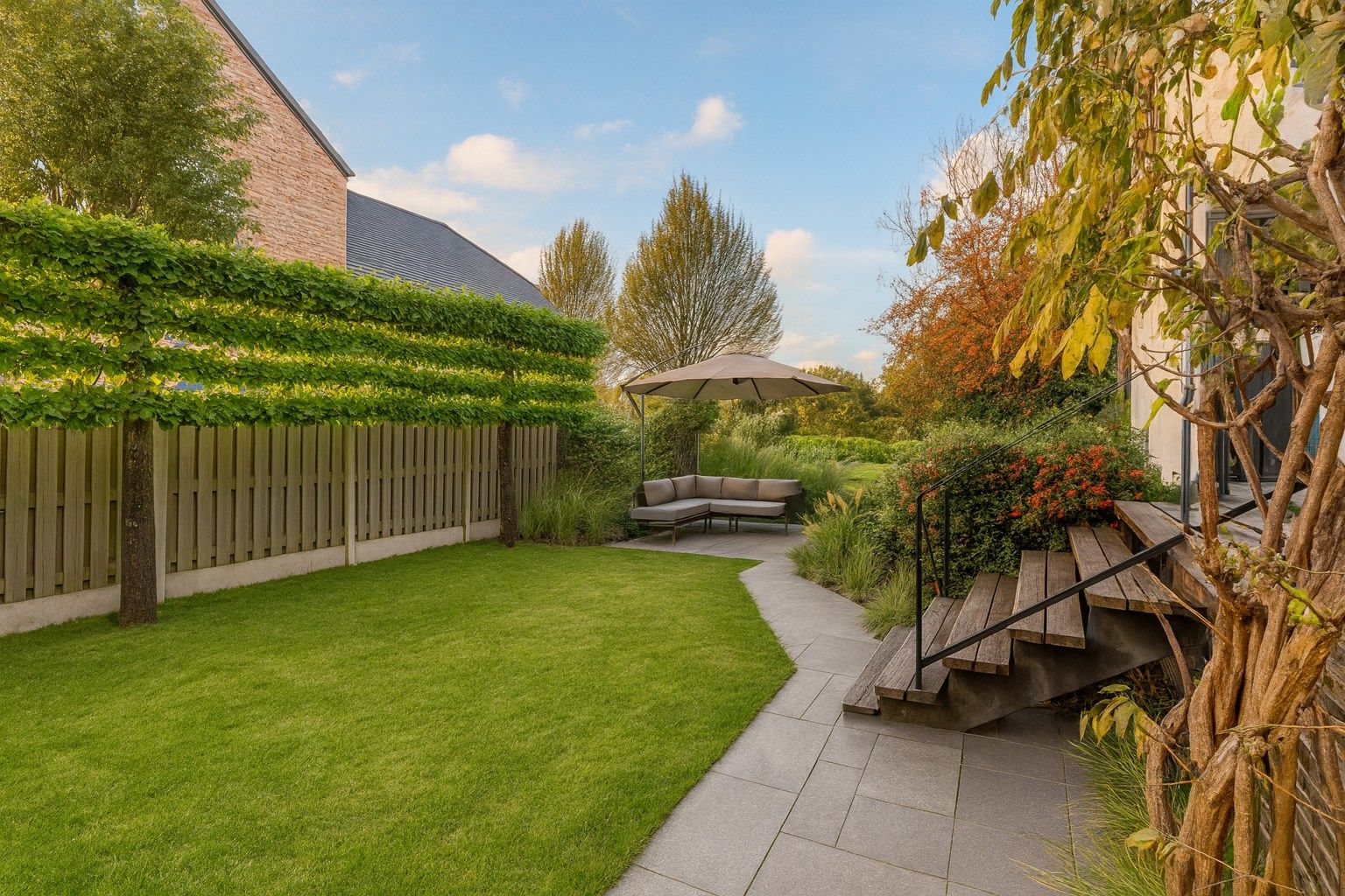  Te renoveren karakteristieke bungalow, 3 Slpk, ruime kelder met garage, op toplocatie foto 11