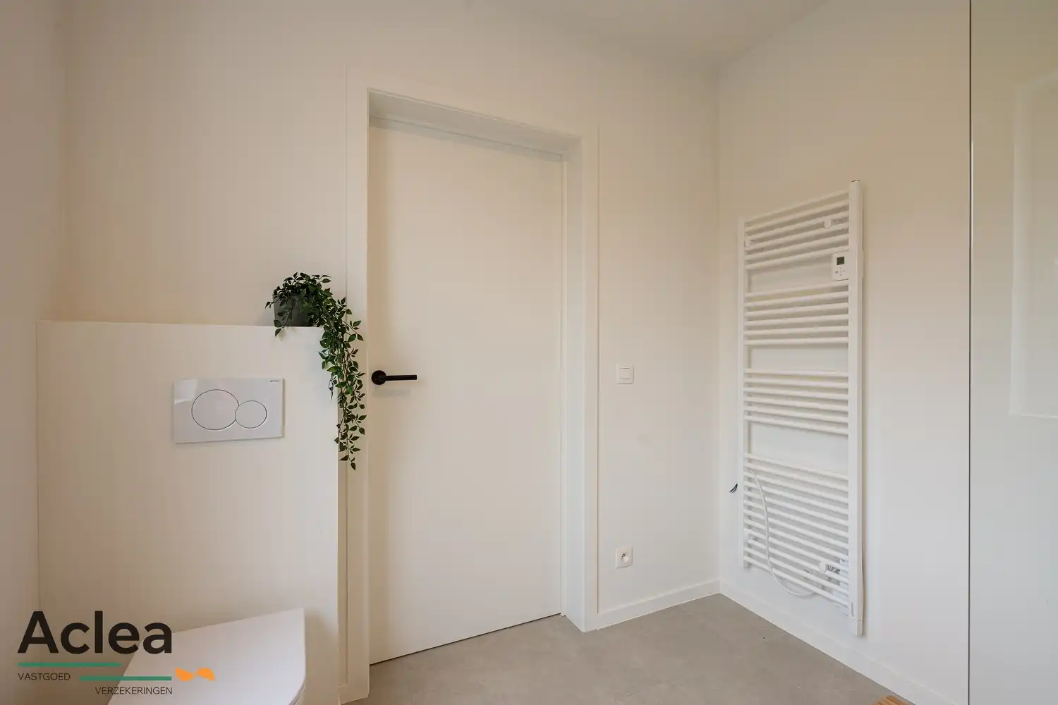 Stijlvol gerenoveerde woning met tuin en parkeerplaats foto 13