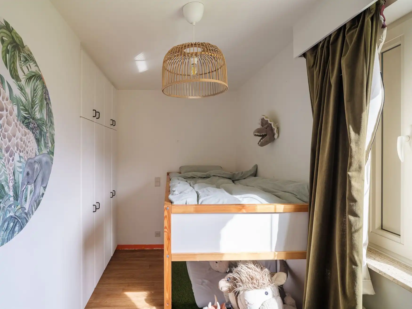 Gezinswoning van 291 m² in geliefde buurt foto 8