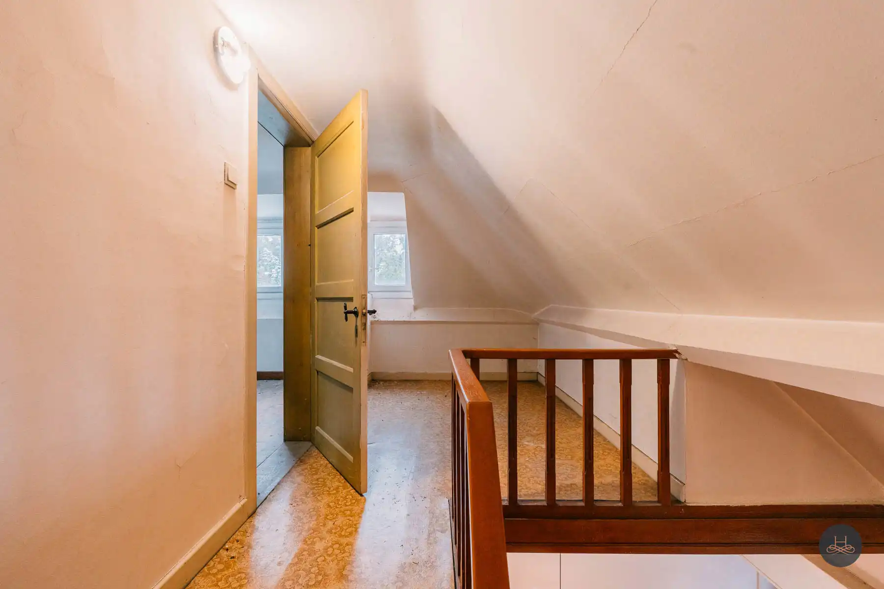 Riante woning met 5 slaapkamers op een uniek perceel.  foto 18