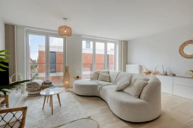 Stijlvol 2-slaapkamerappartement met autostaanplaats op een rustige ligging. foto 2