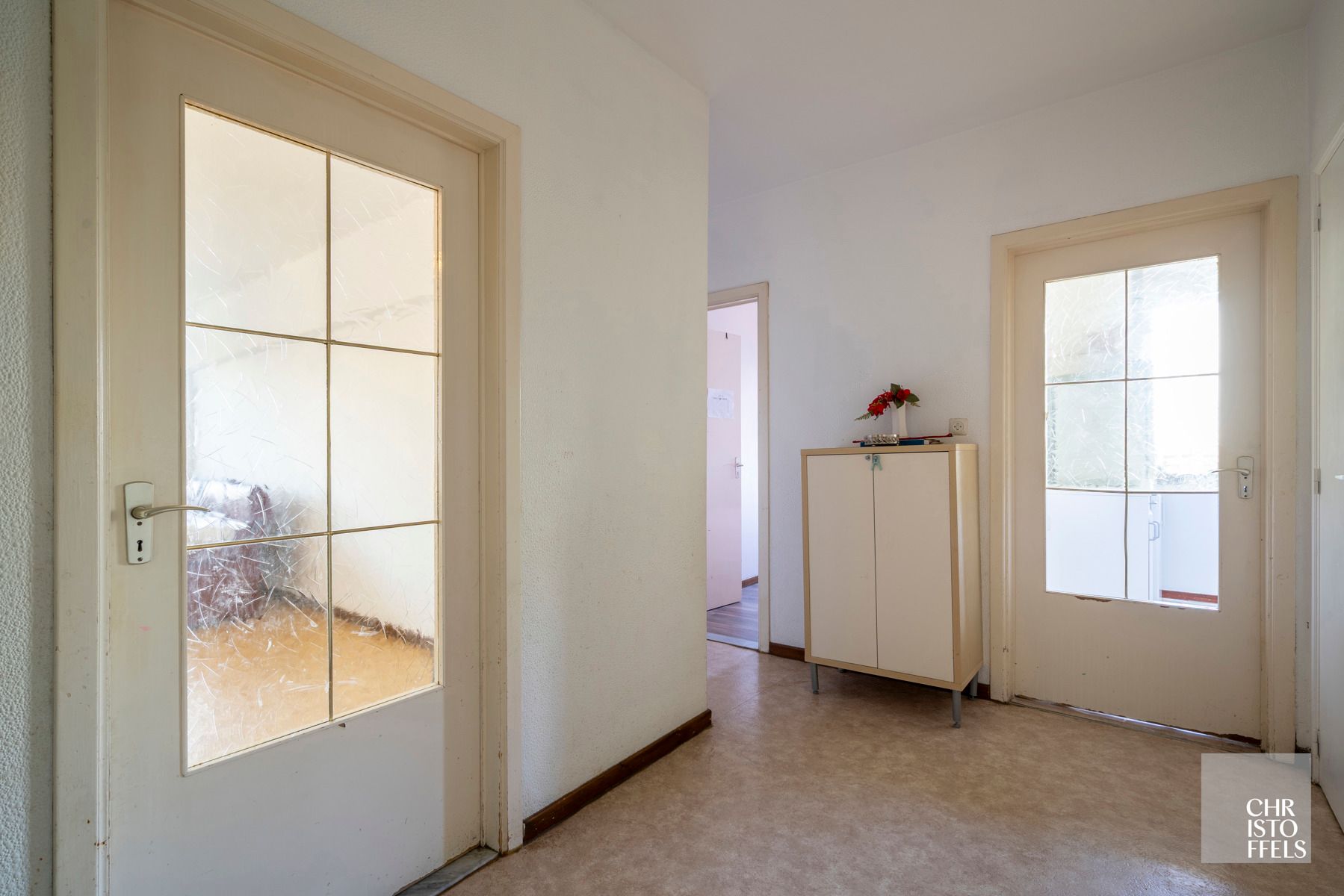 Verhuurd én op te frissen 3-slaapkamer appartement op toplocatie in Lanaken! foto 7