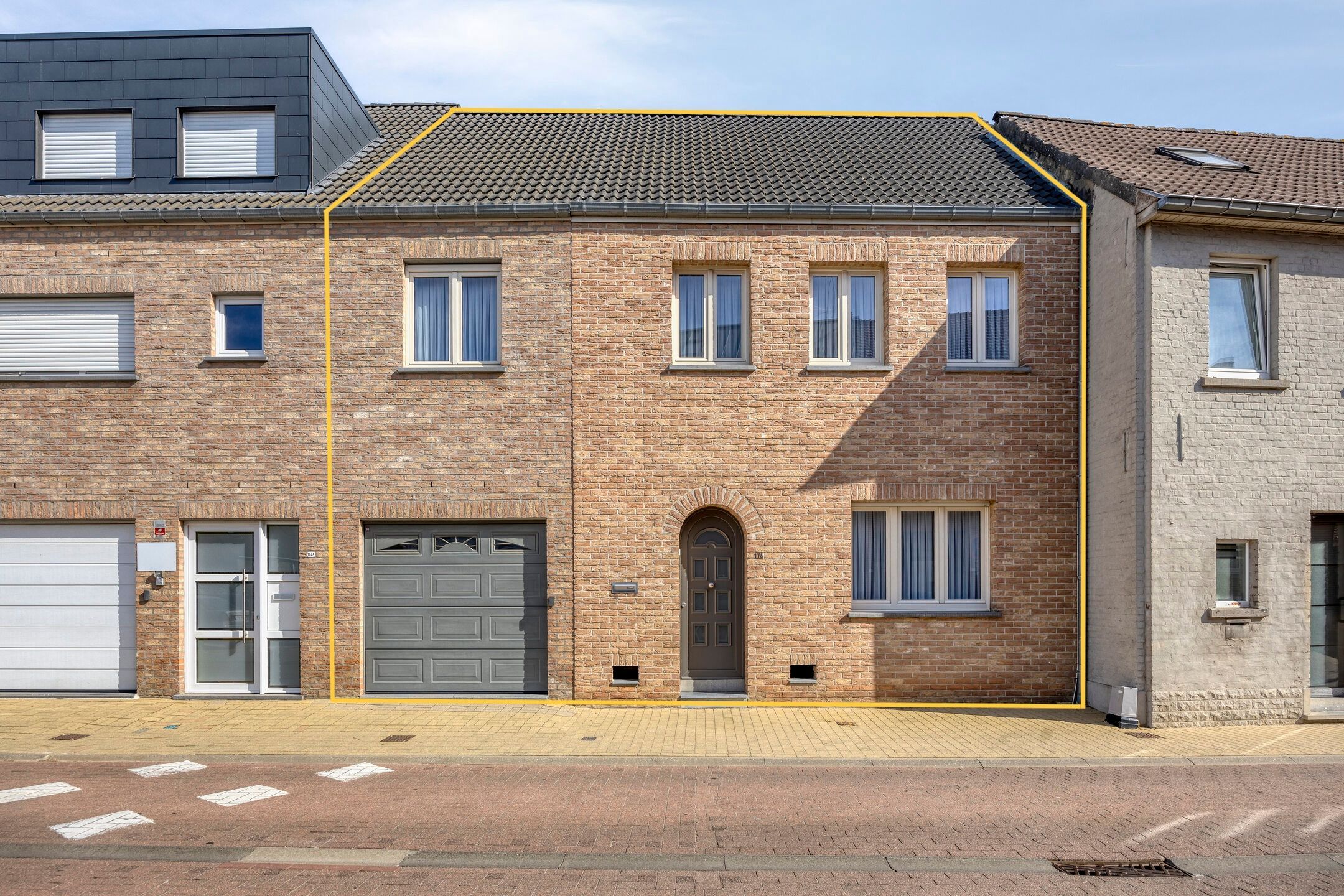 Wonen in dorpelijke charme: lichtrijke en ruime woonst foto {{pictureIndex}}