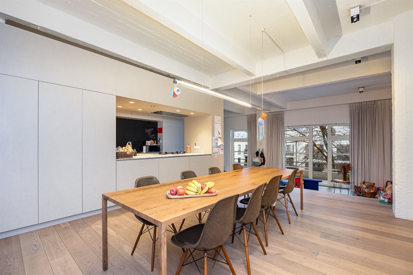 XXL loft met industriële ziel en terras foto 6