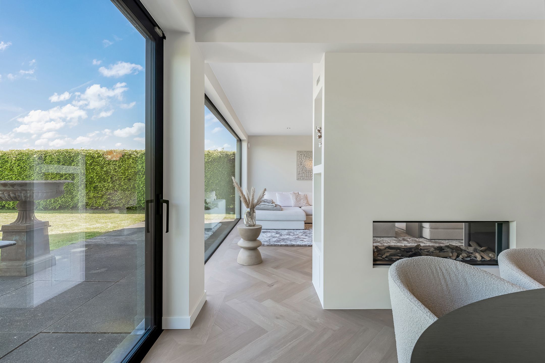 Moderne villa op royaal perceel van 11a19ca foto 8
