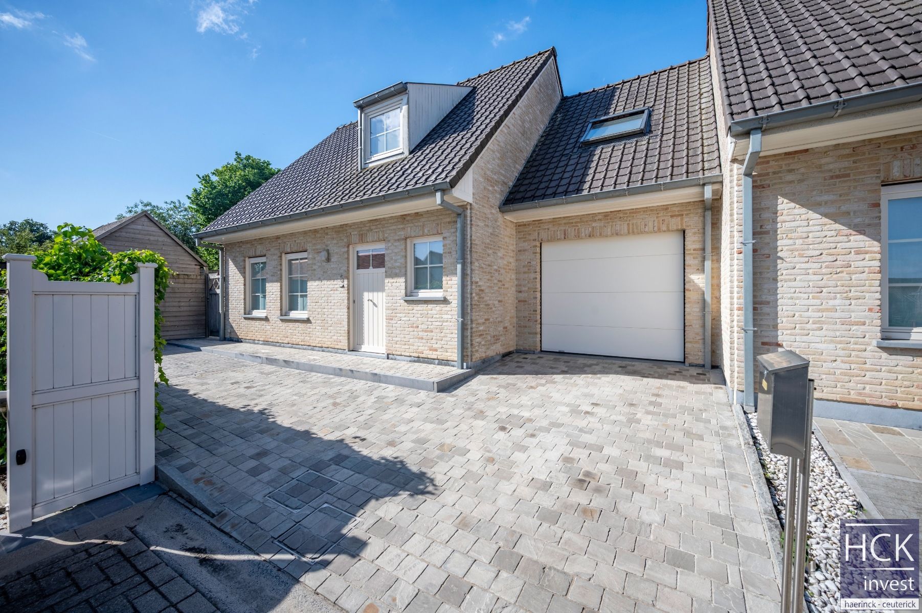 KRUISHOUTEM - Rustig gelegen instapklare woning met 3 SLPK. én garage! foto {{pictureIndex}}