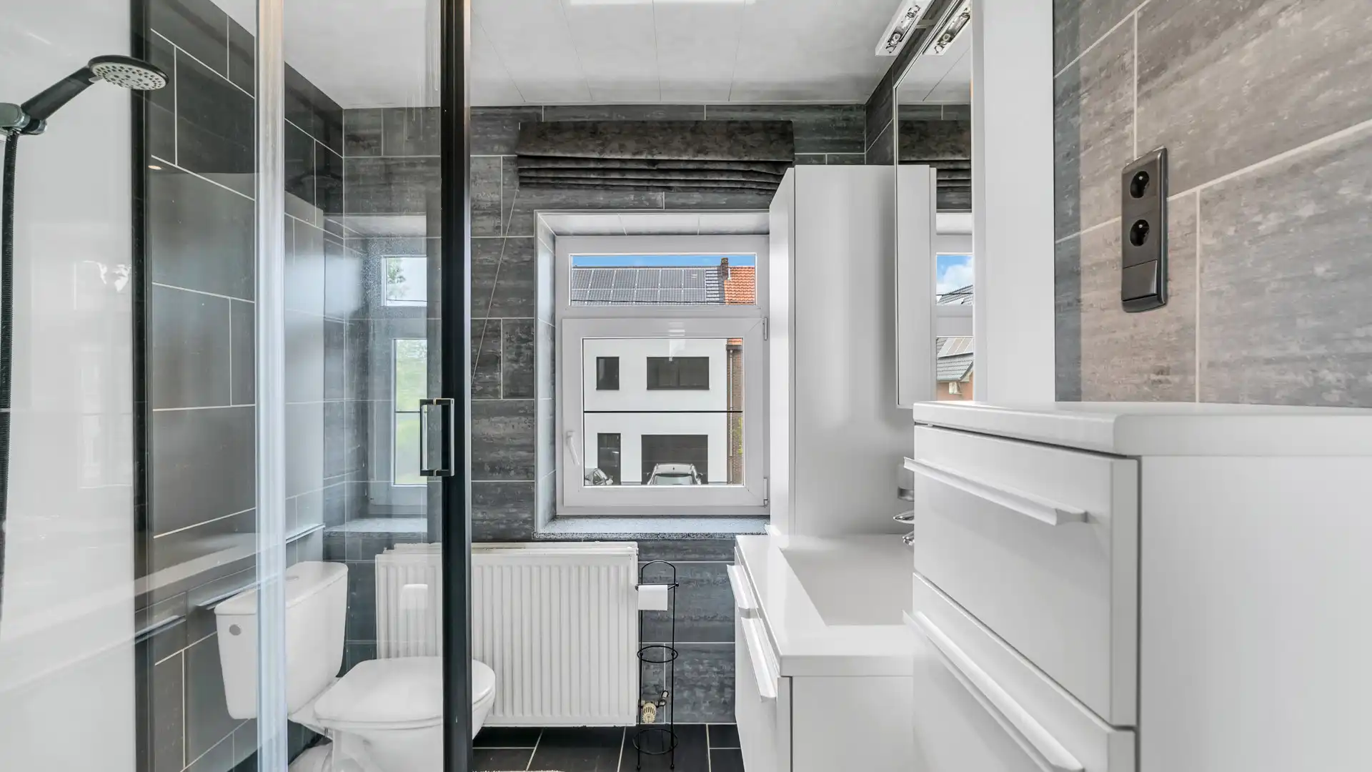 Gerenoveerde woning met handelspand te Dilsen-Stokkem foto 24