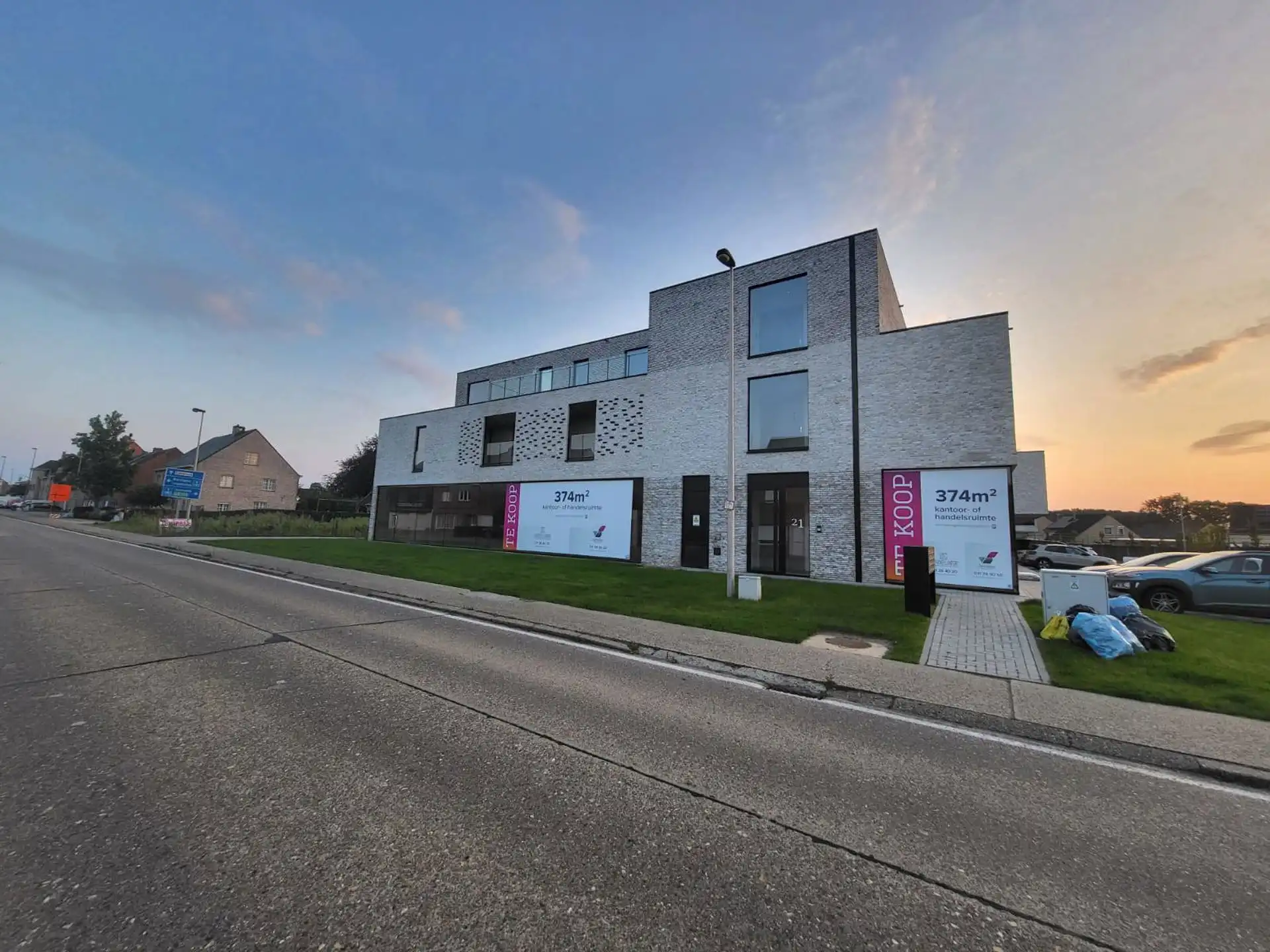 Kantoor - handelsgelijkvloers (374m²) in het centrum van Ham foto 11