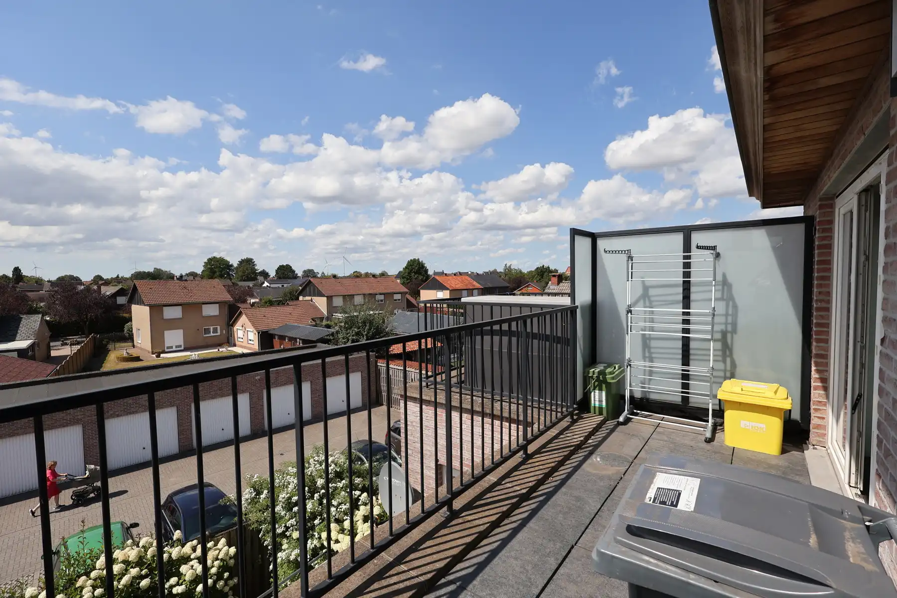 Appartement op de tweede verdieping achteraan met 1 slaapkamer, terras, autostaanplaats en lift in het gebouw. foto 8