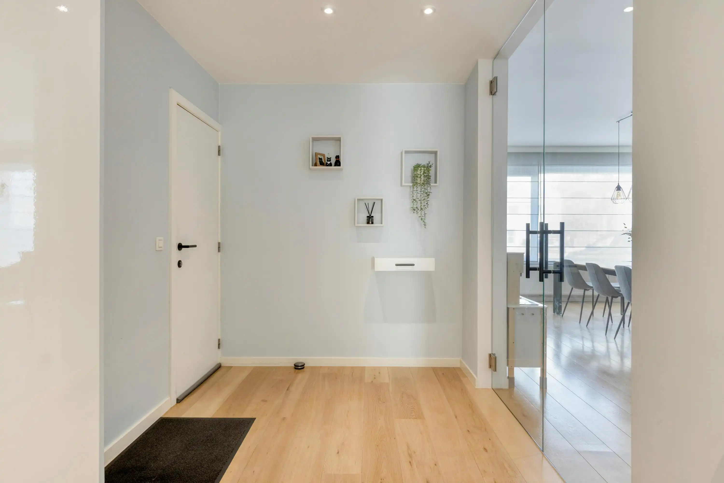 Kwalitatief appartement met 3 slaapkamers te koop in Merksem foto 9