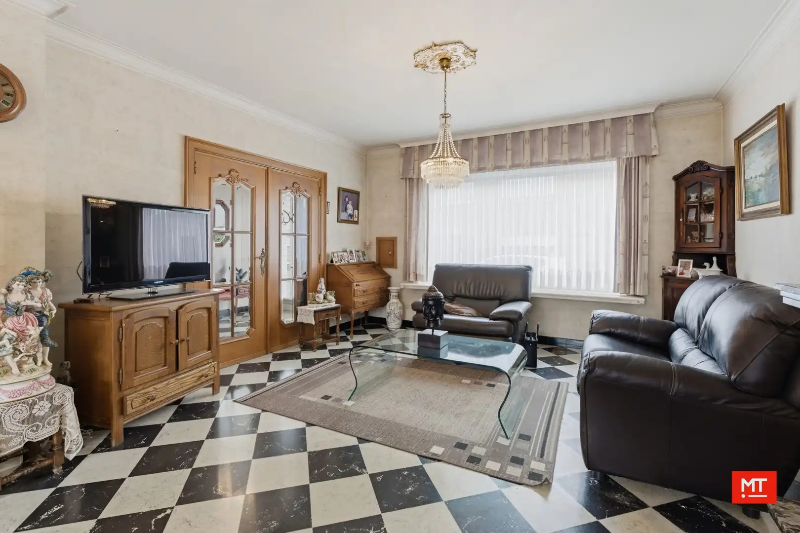 Kloeke halfopen woning met 3 slaapkamers, stadstuin en garage in centrum Meulebeke foto 5