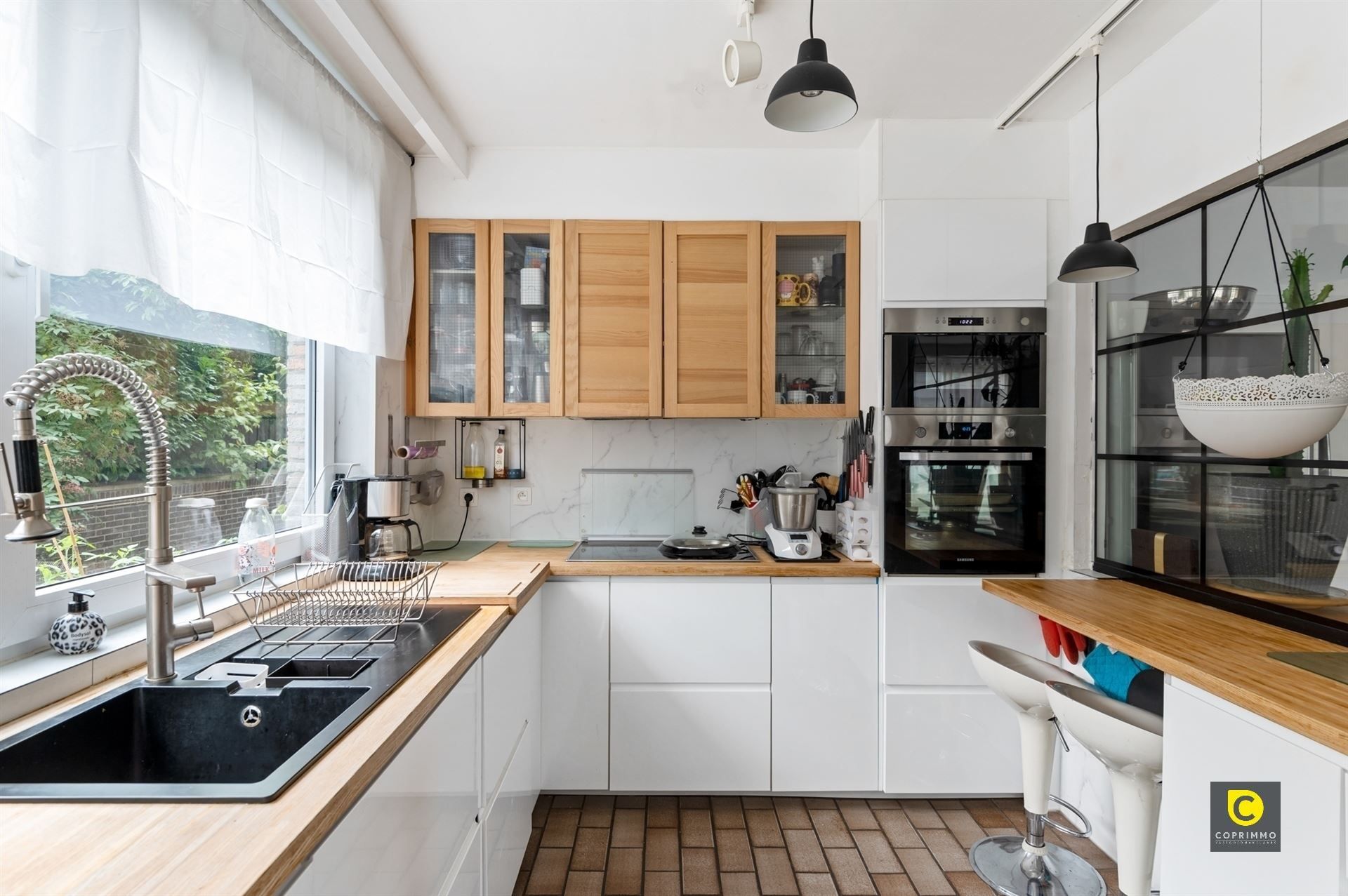 Gelijkvloers app. 190 m² met  4 slk foto 5