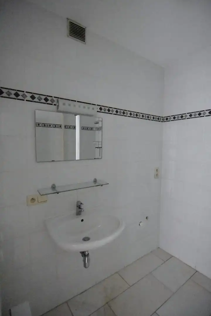 Ruim 2-slpk appartement in hartje Rumbeke foto 17