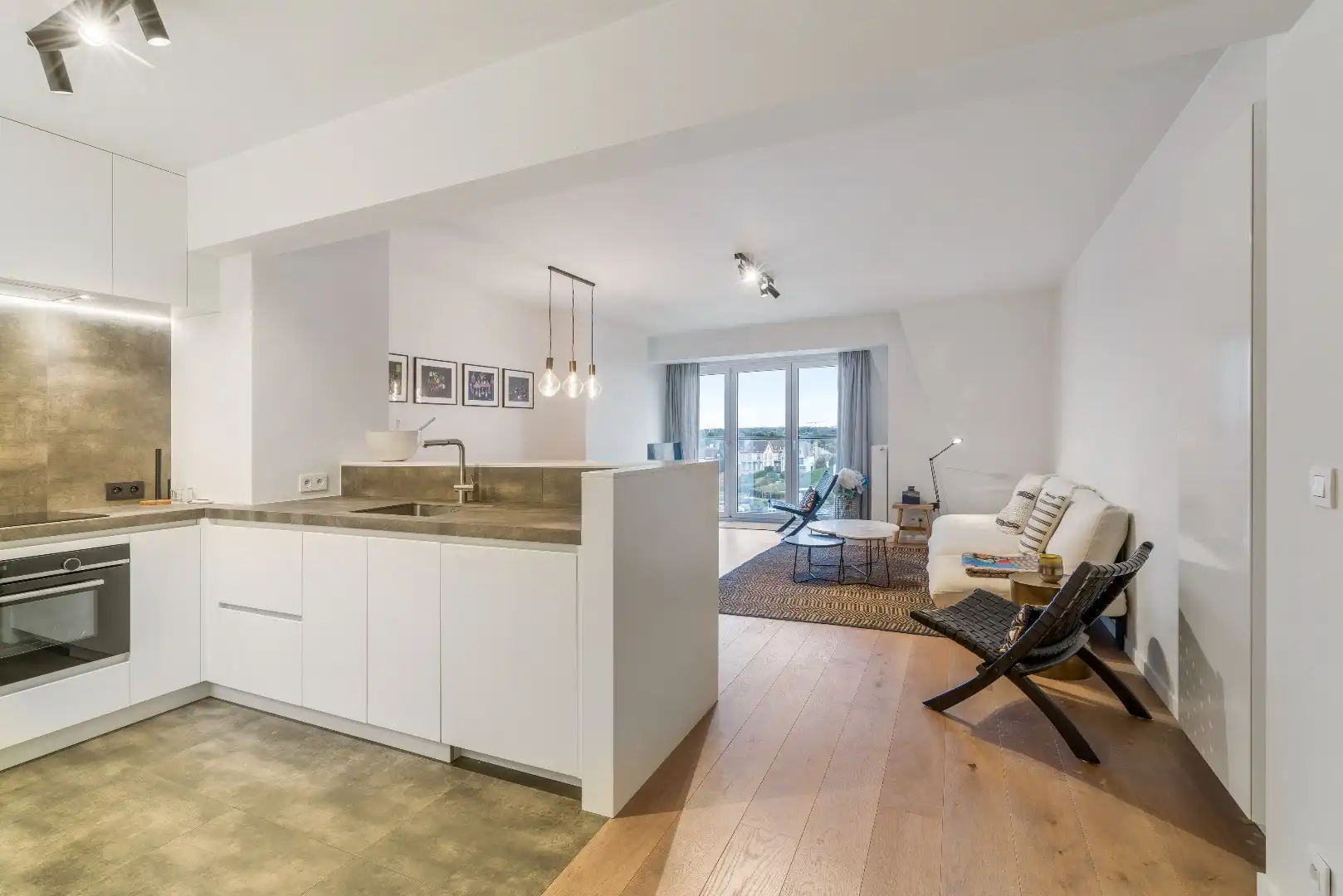 Uitstekend gelegen appartement met 3 slaapkamers in hartje Zoute op de Kustlaan aan de minigolf foto 6