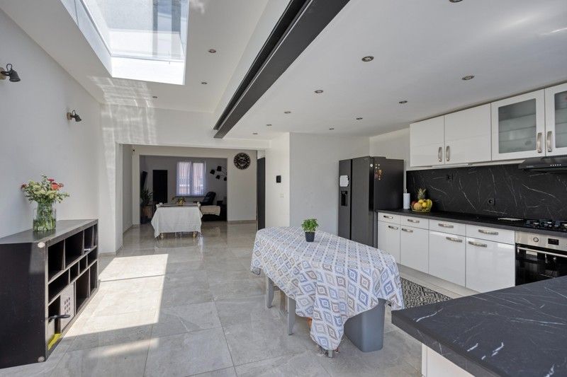 Volledig gerenoveerde woning foto 4