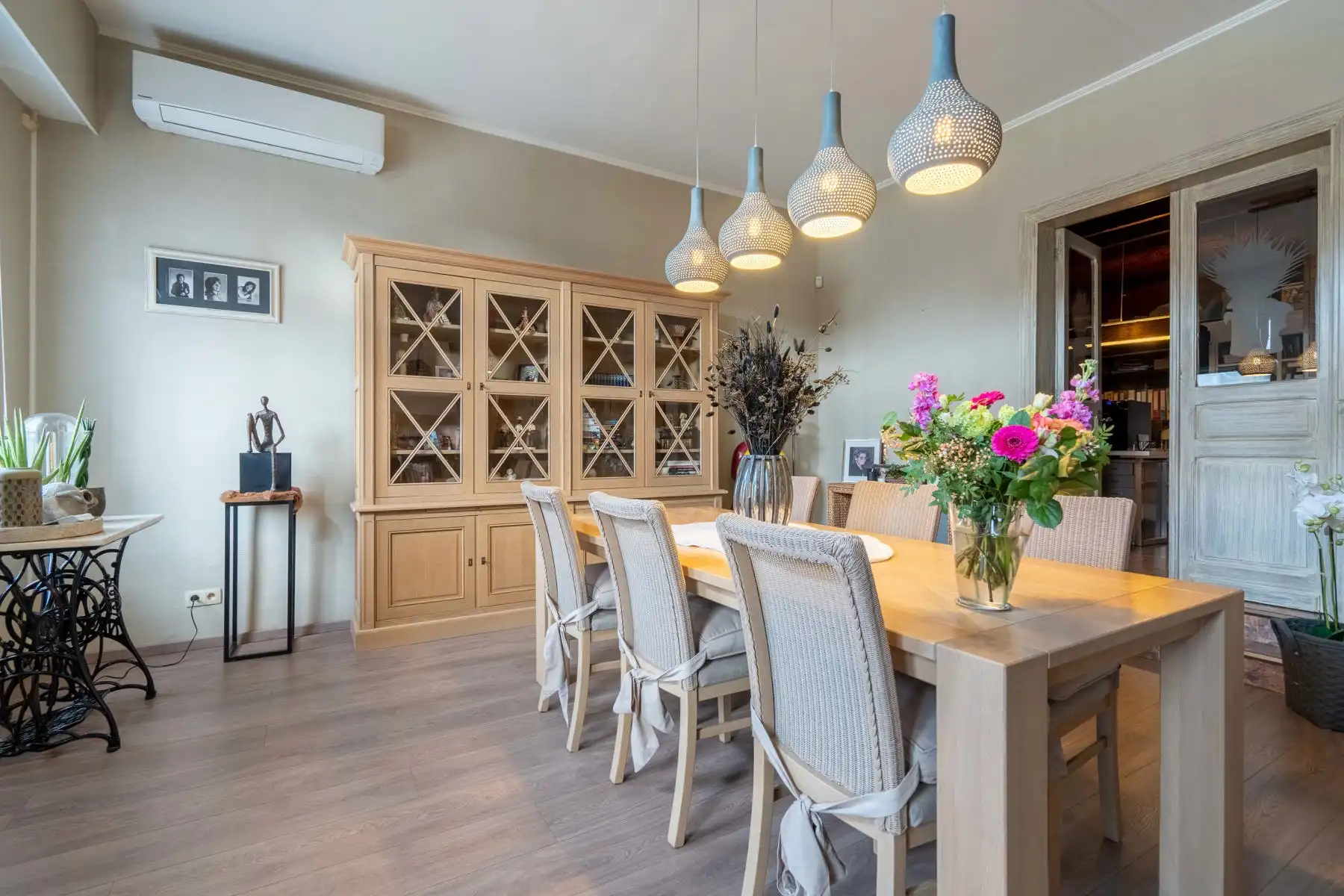 Huis met commercieel pand te koop in Grootlo! foto 4