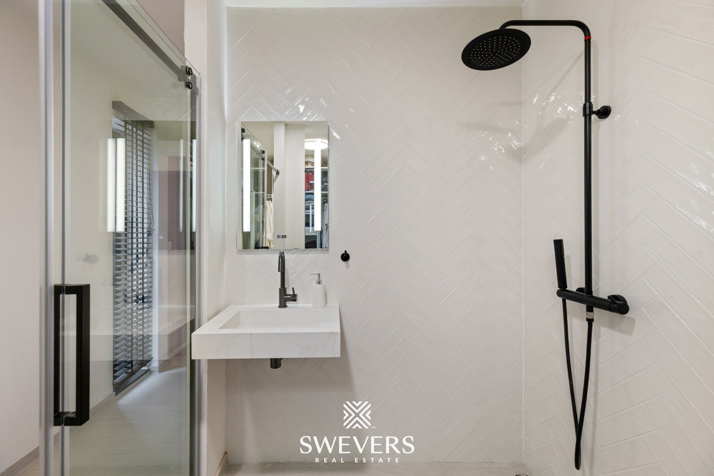 Instapklare, energiezuinige gezinswoning van 224m² te Beringen foto 17