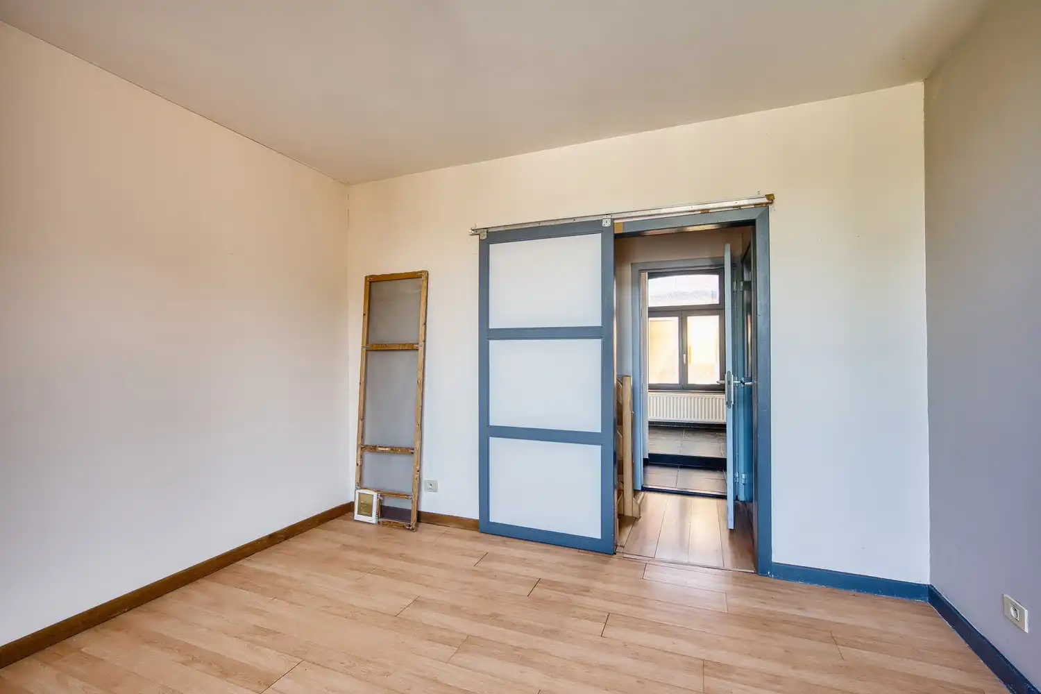 Assebroek, leuk ENERGIEZUINIG gezellig &nbsp;instapklaar woonhuis met 3 SLAAPKAMERS en tuintje foto 11