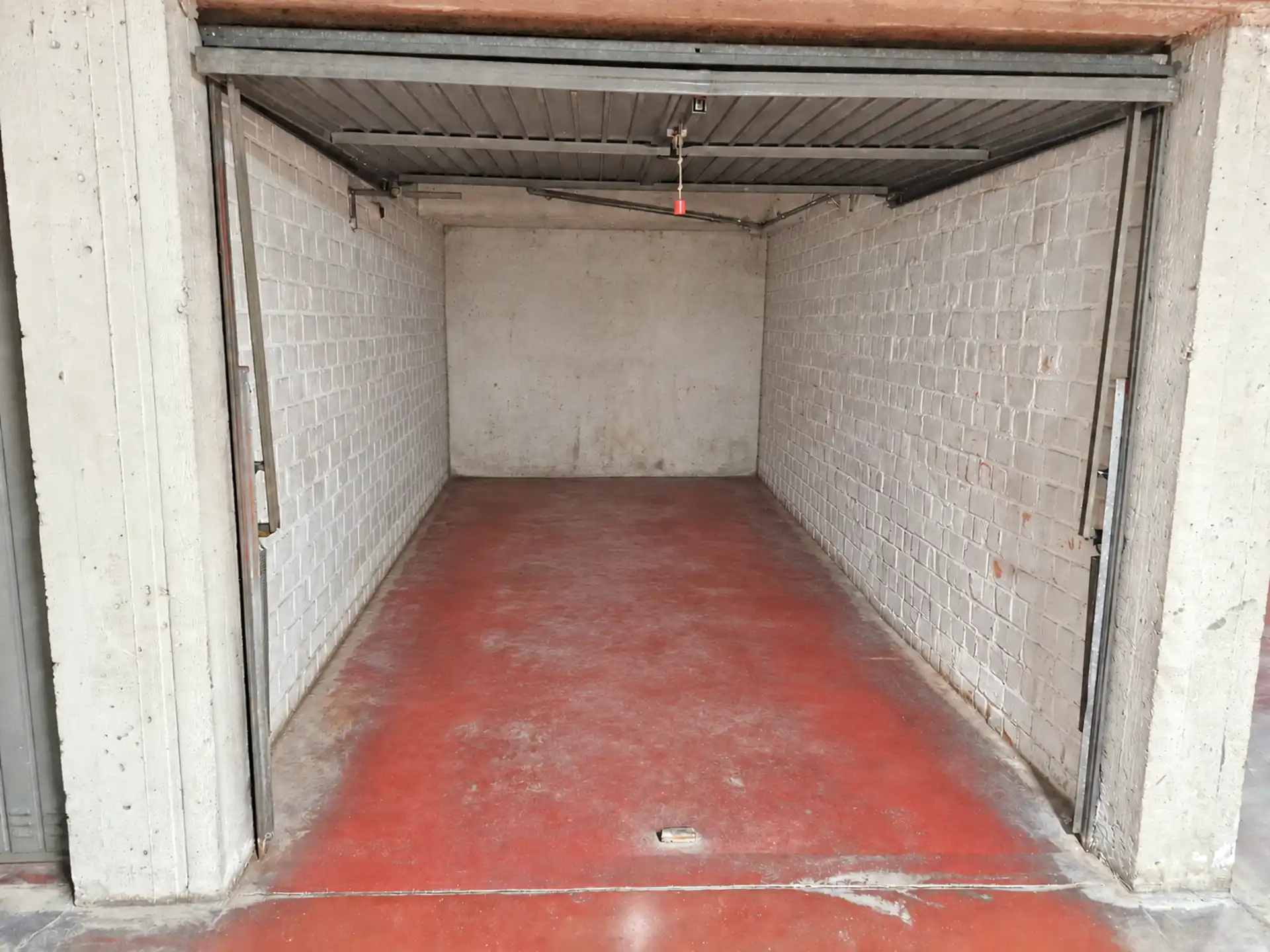 Garage te koop foto 2