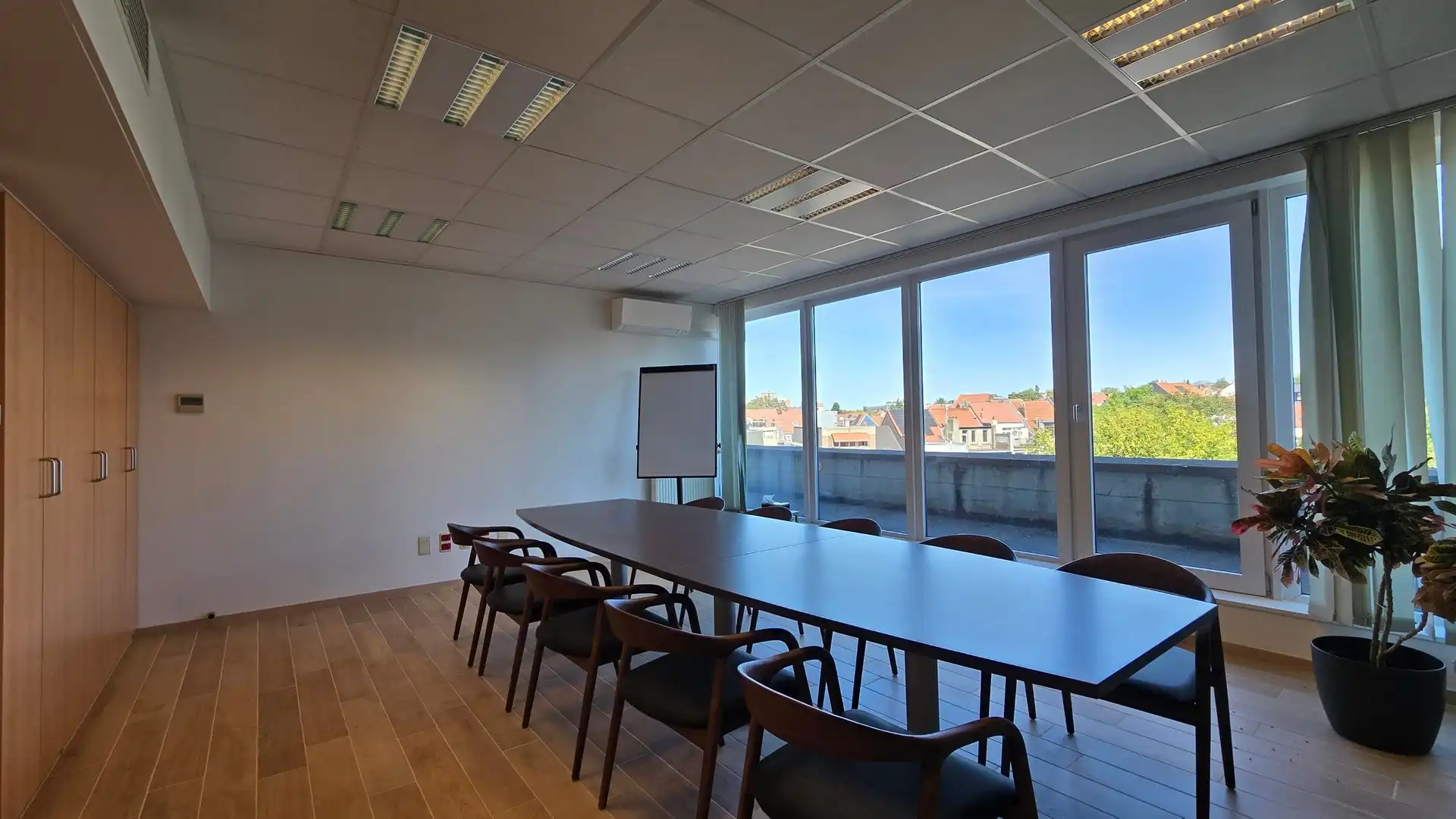 Instapklare kantoorruimte van 241 m²  in Brussel. foto 12
