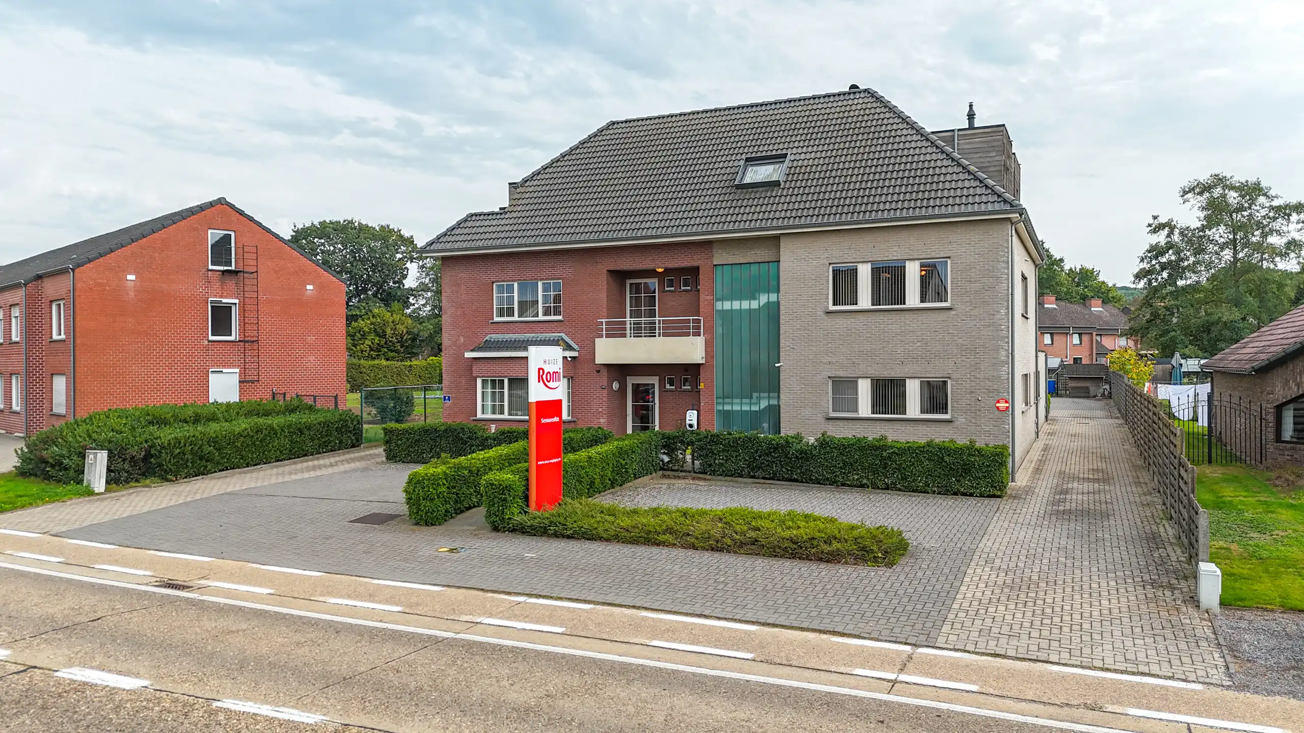 Veelzijdig investeringspand met 10 kamers, lift en kelder! foto 92