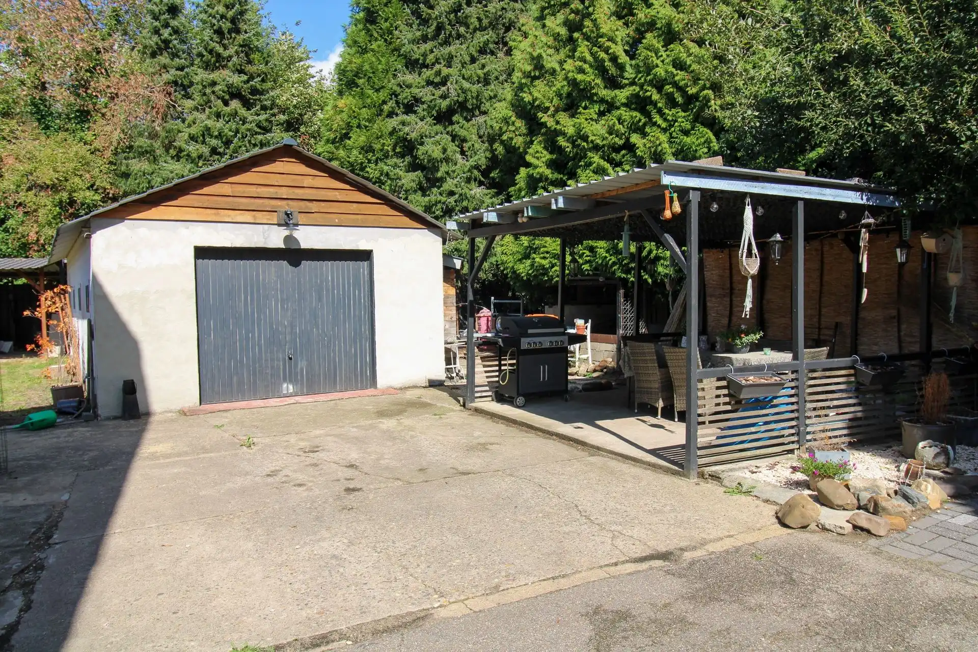 Ruime, verder af te werken gezinswoning met vier slaapkamers, EPC-label C, vrijstaande garage en een perceel van 562 m² in een rustige, doodlopende straat in Maasmechelen! foto 17