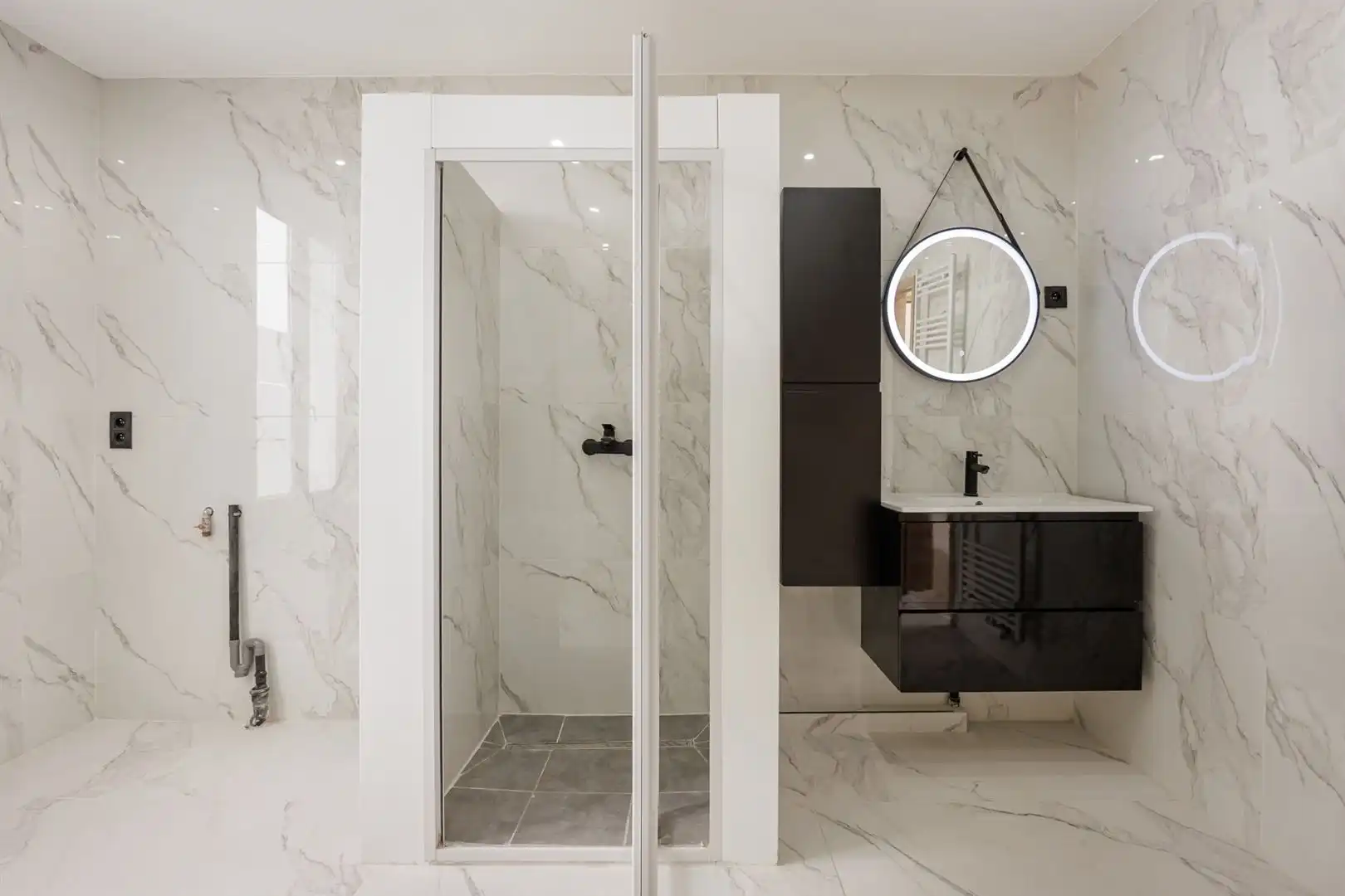 Volledig gerenoveerd & Energiezuinig: Ruime gezinswoning met 3 slaapkamers foto 21