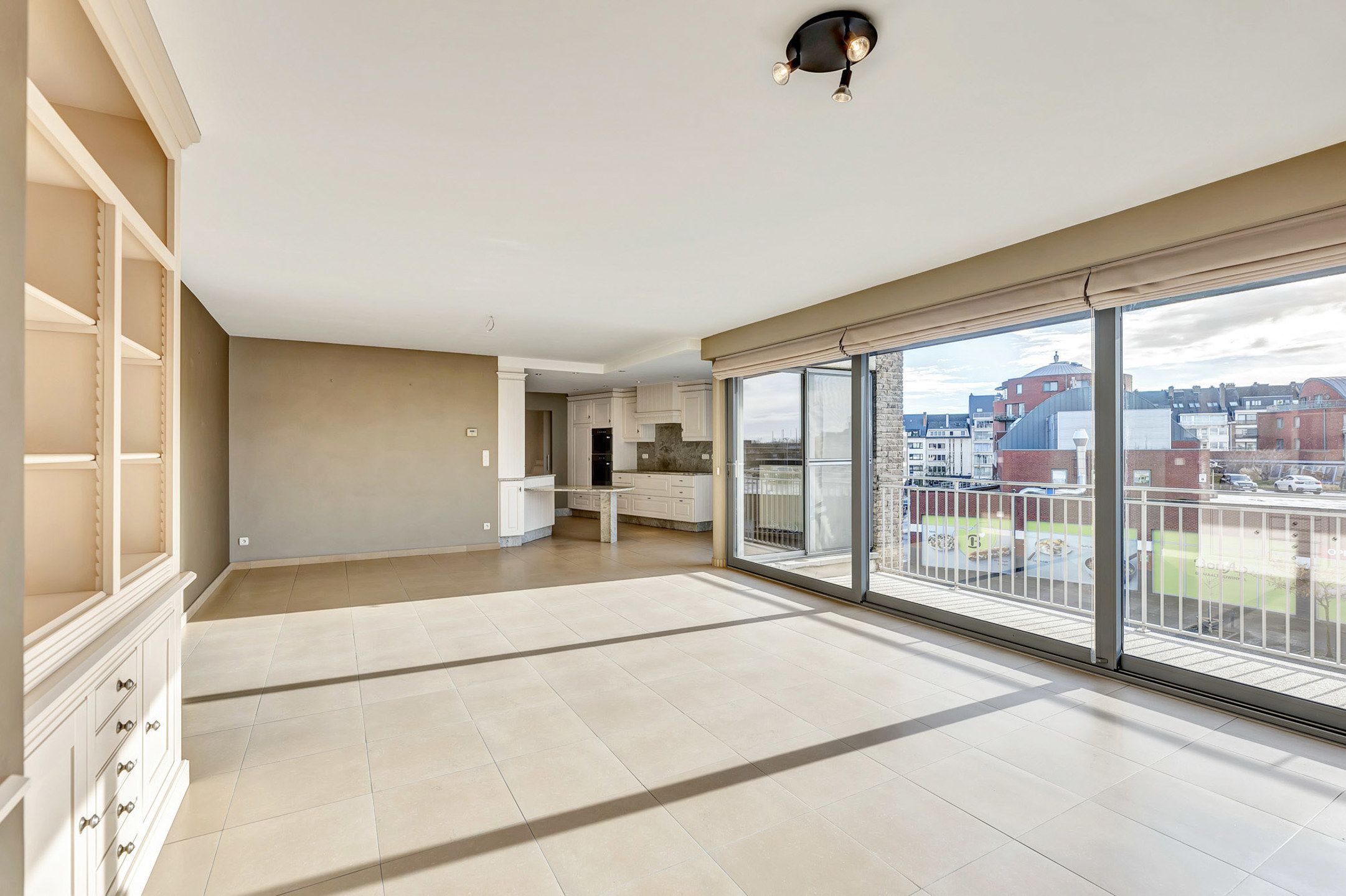 Instapklaar appartement met terras en garage op centrale ligging foto 5