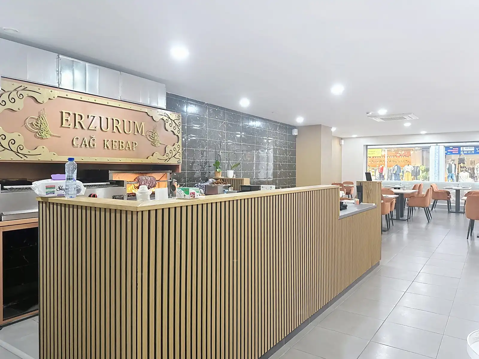 Commercieel pand in winkelcentrum Aartselaar foto 5