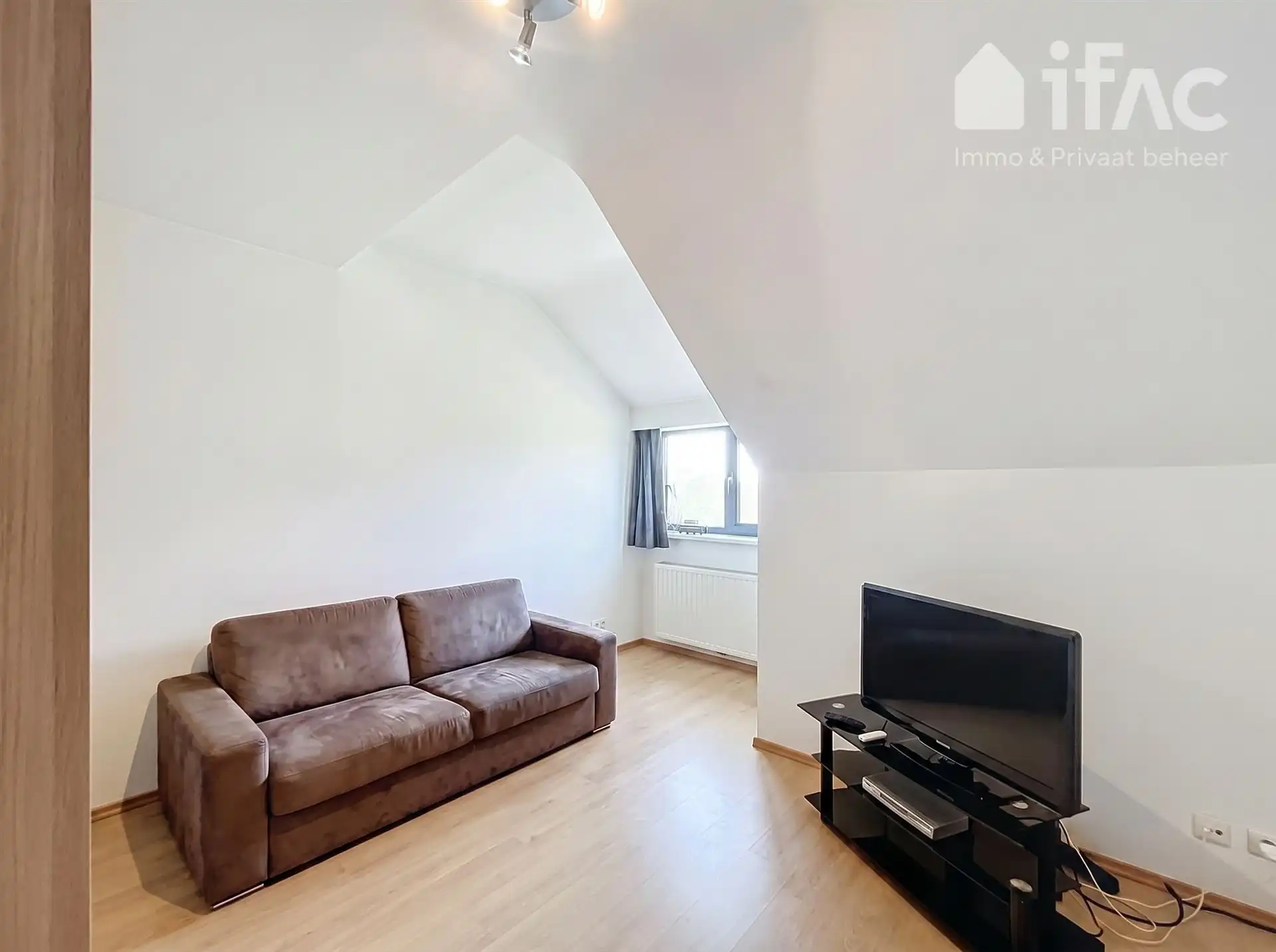 Moderne duplex met 3 slaapkmrs leuk terras en dubbele garage foto 13