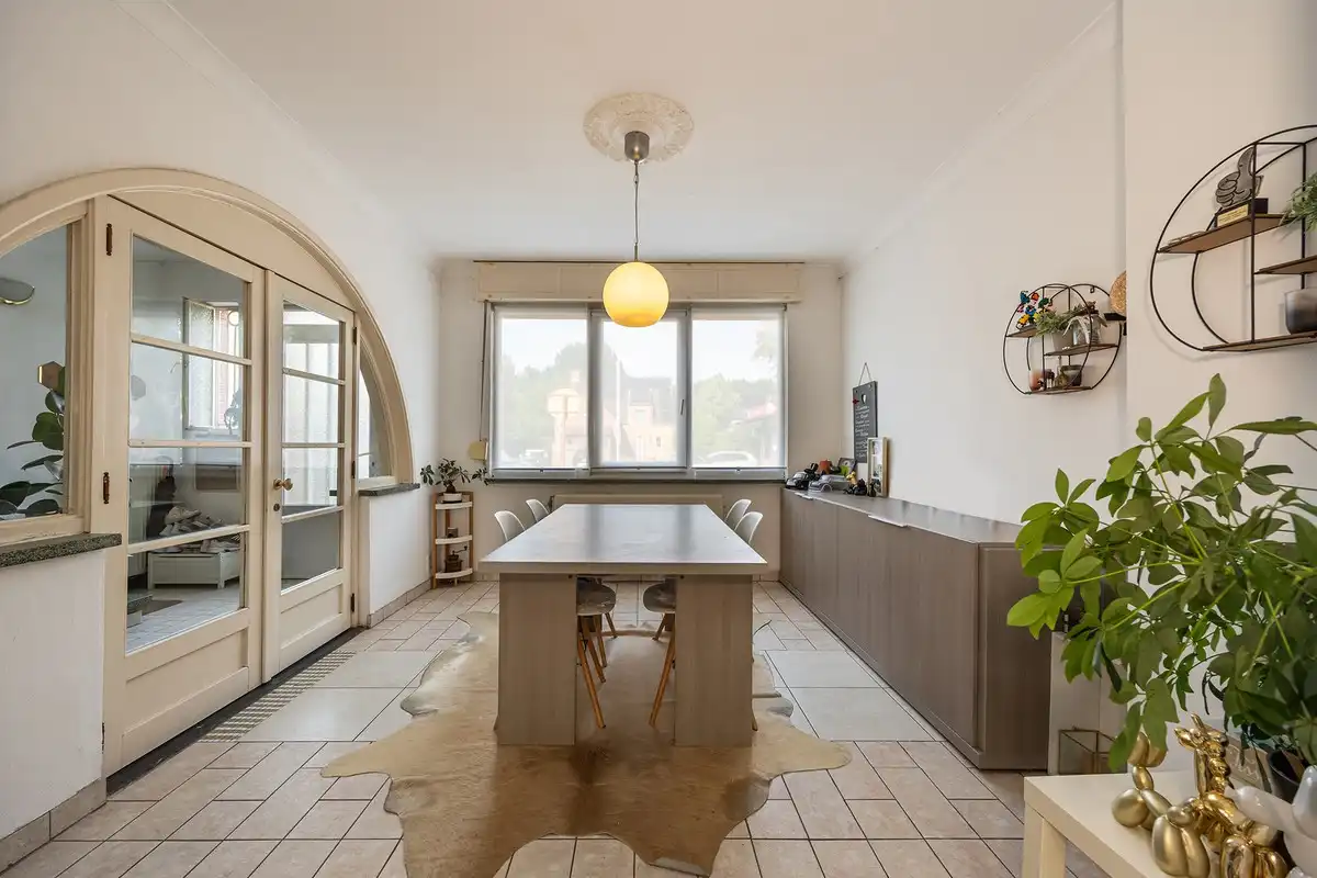 Instapklare semi half open woning met 4 slaapkamers foto 3