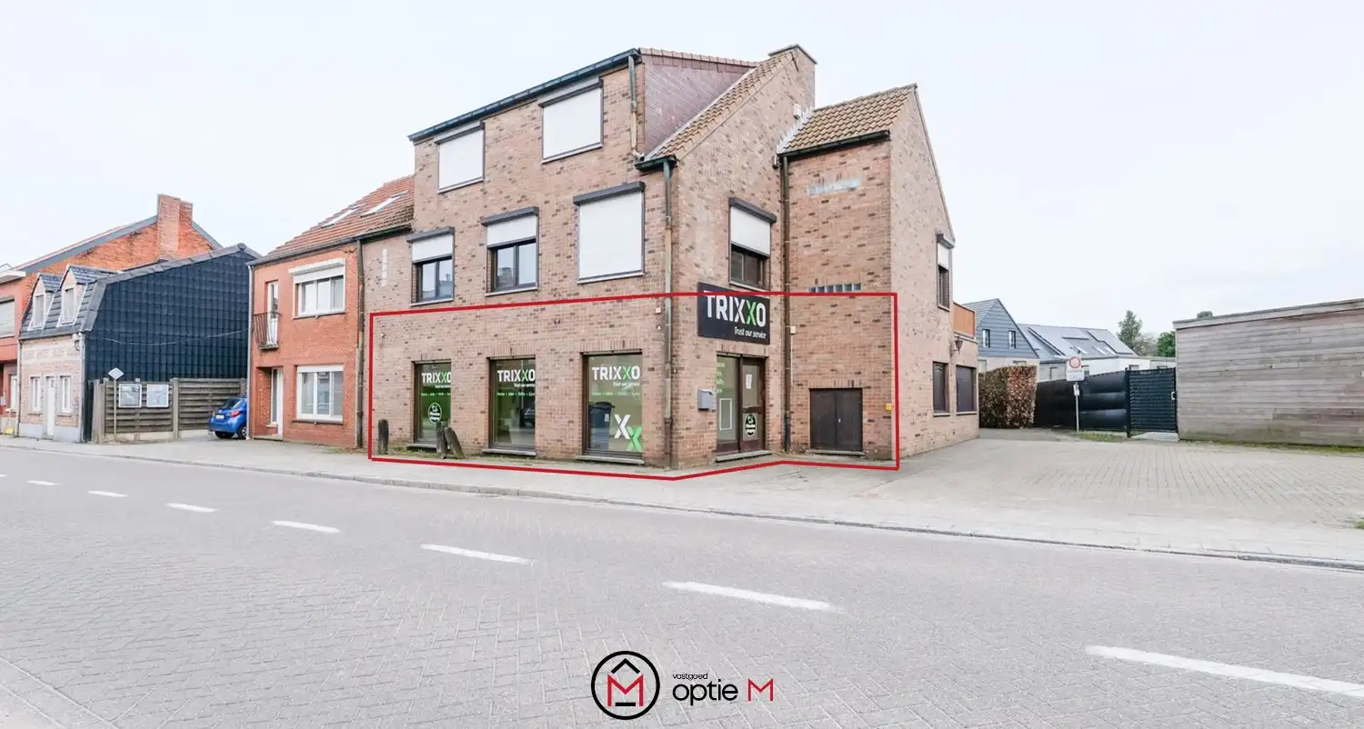 Winkelruimte/kantoor te koop in centrum Meerhout foto {{pictureIndex}}