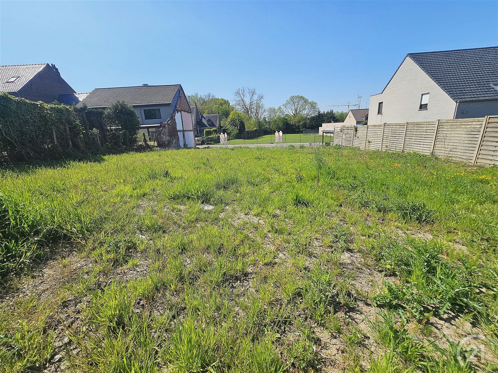 Bouwgrond voor half open bebouwing op toplocatie foto 4