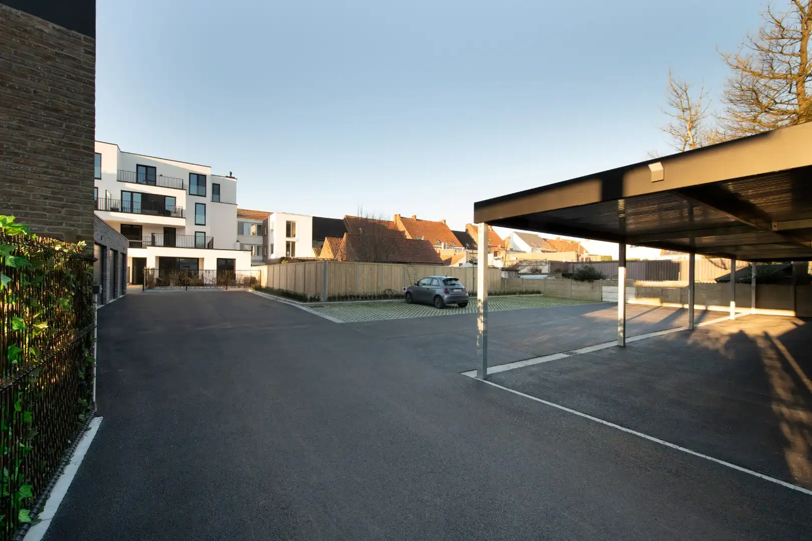 Carports te koop in het centrum van Waregem! foto {{pictureIndex}}