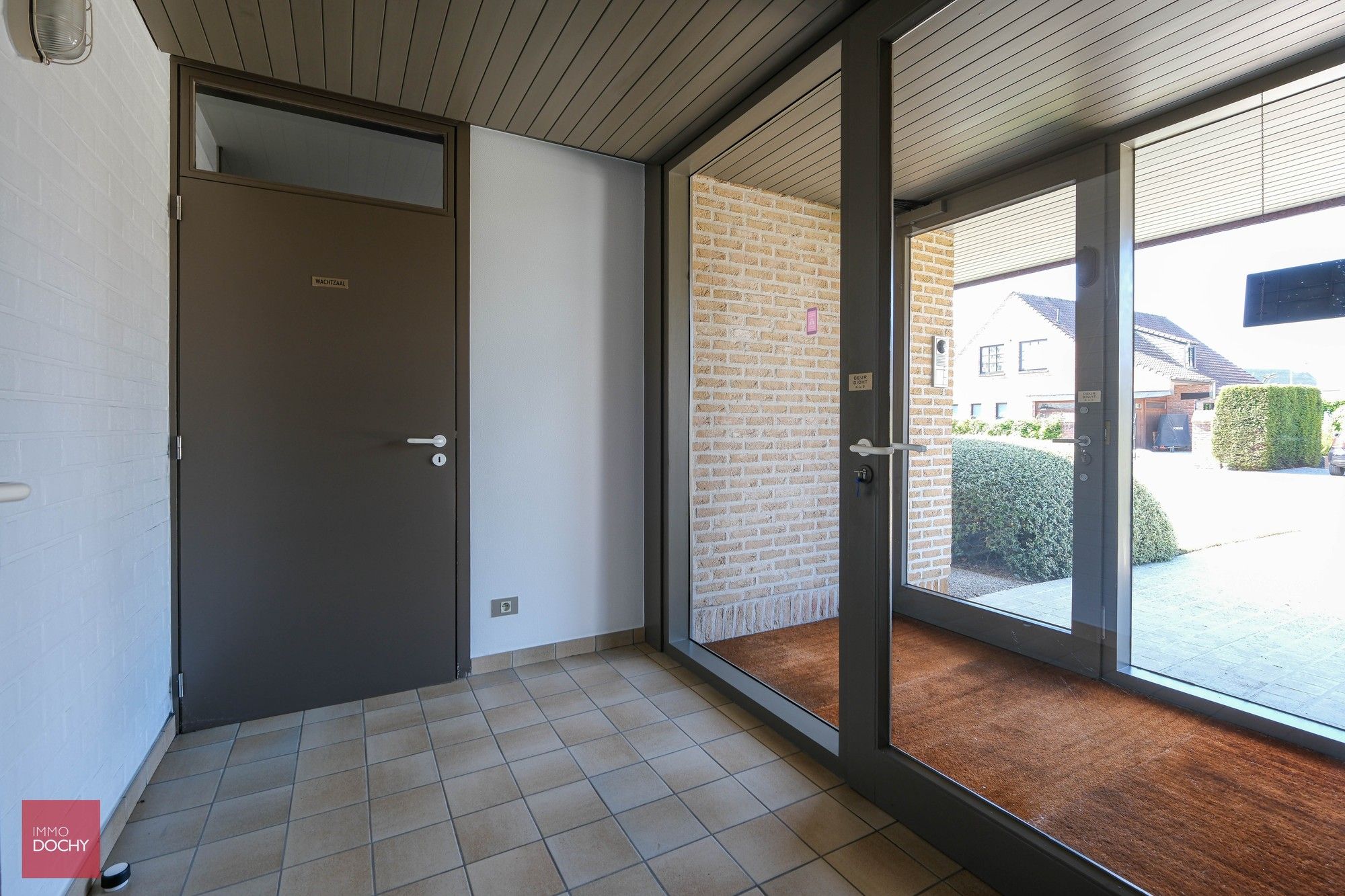 Ruime villa op toplocatie met afzonderlijke 2de woonst, praktijk of kantoorgebouw foto 31