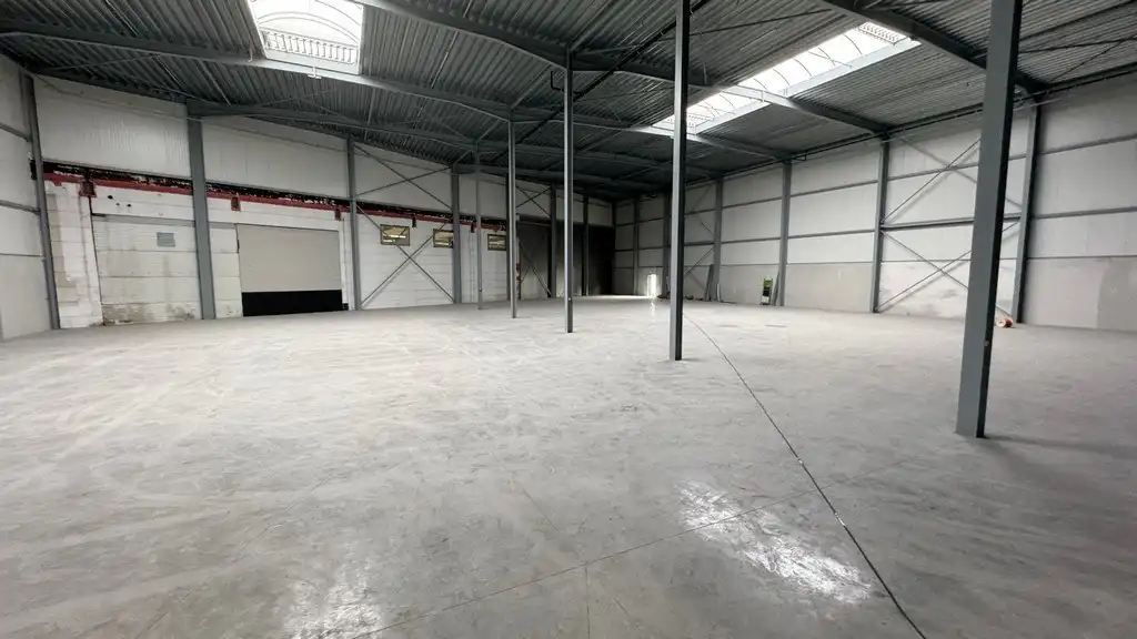 Nieuwbouw showroom met magazijn te huur aan A12 in Aartselaar foto 7