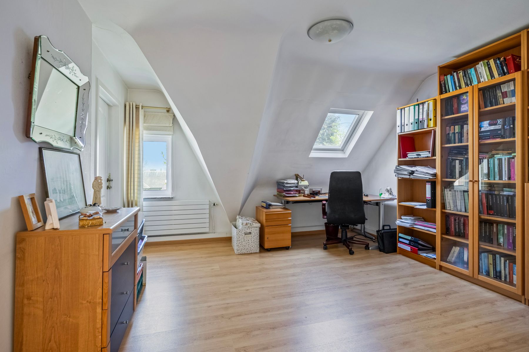 Karakterwoning met veel potentieel foto 19