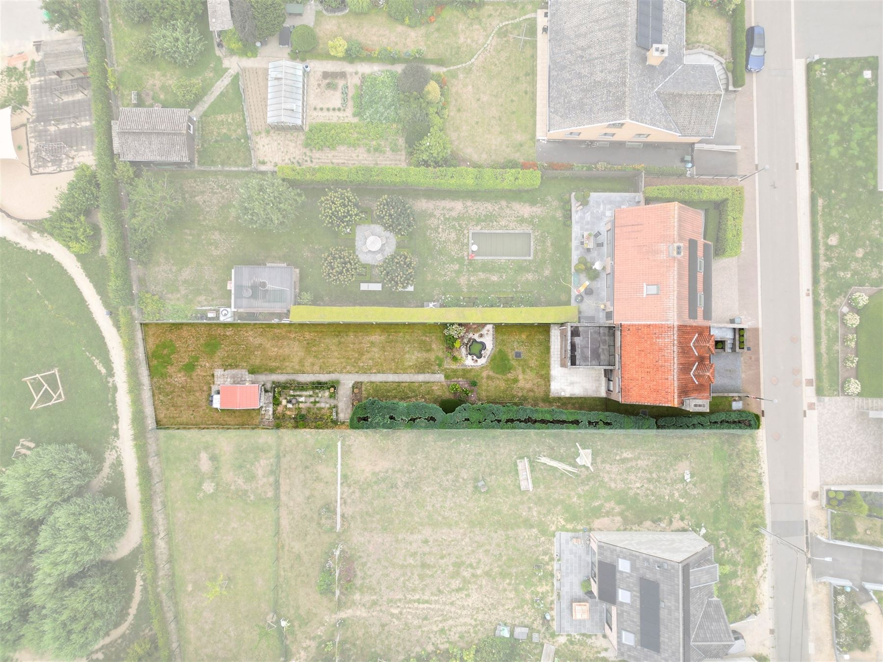 Solide woning met 3 slaapkamers op 584 m² foto 15