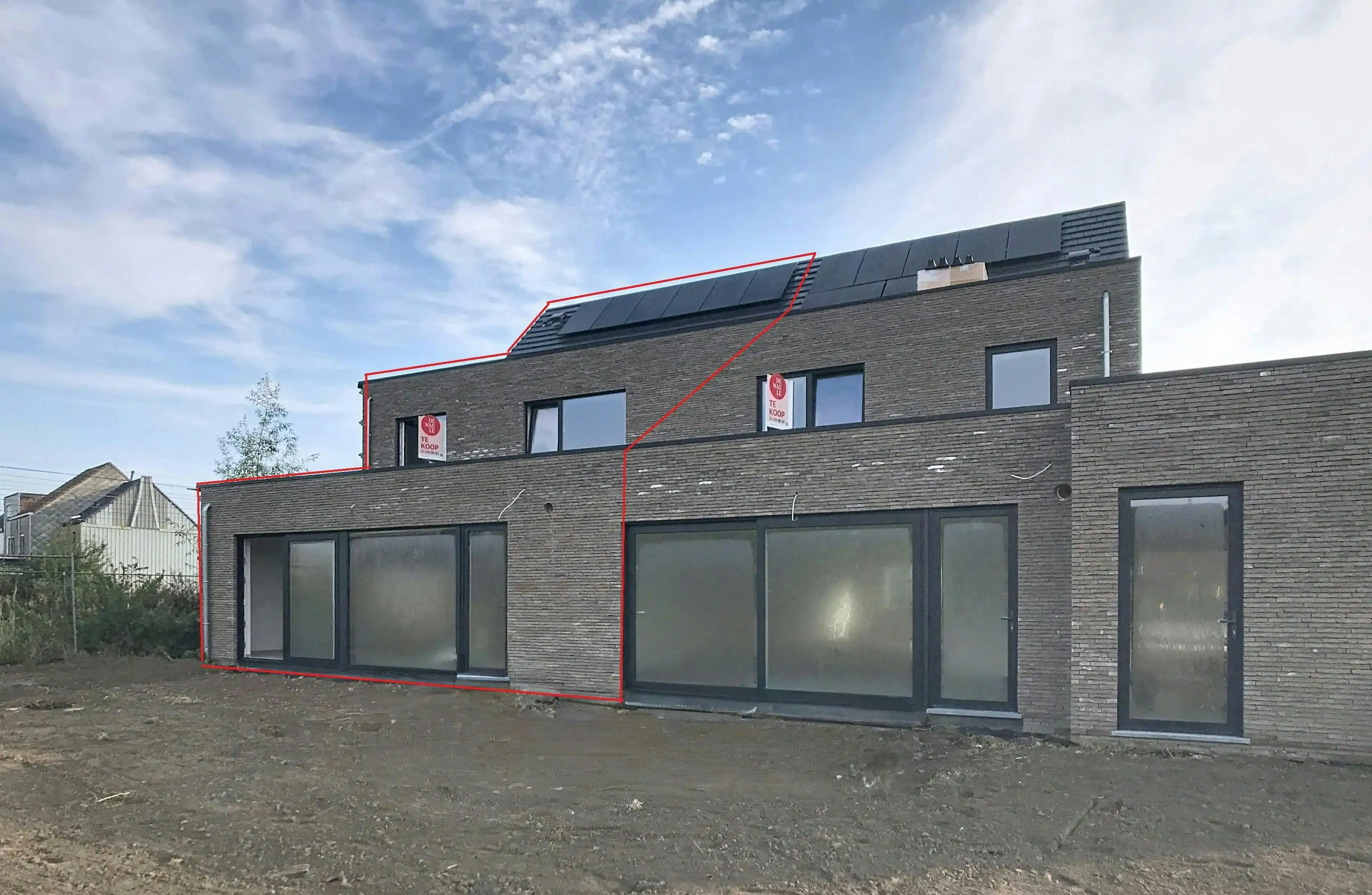 Nieuwbouwwoning met 4 slaapkamers te koop in Zwijndrecht foto {{pictureIndex}}