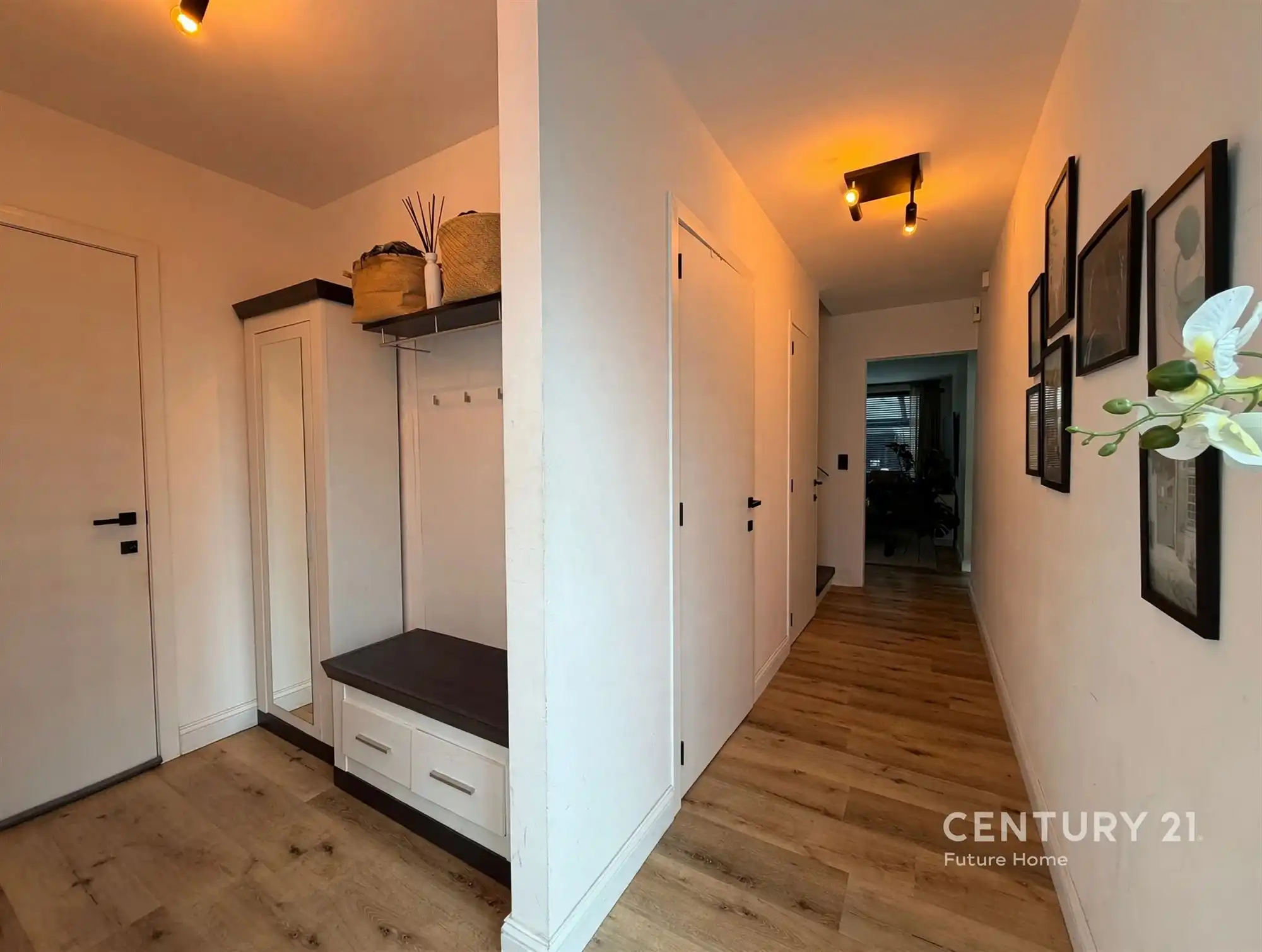 Ruime gezinswoning met 4 slaapkamers, 2 badkamers en tuin foto 4